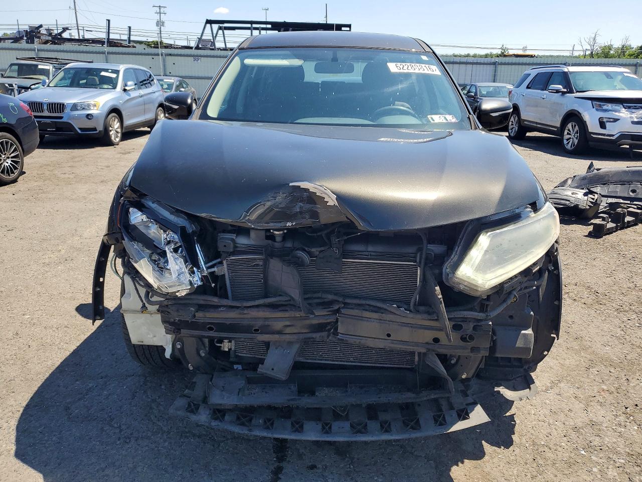 2015 Nissan Rogue S Green vin: KNMAT2MVXFP543580