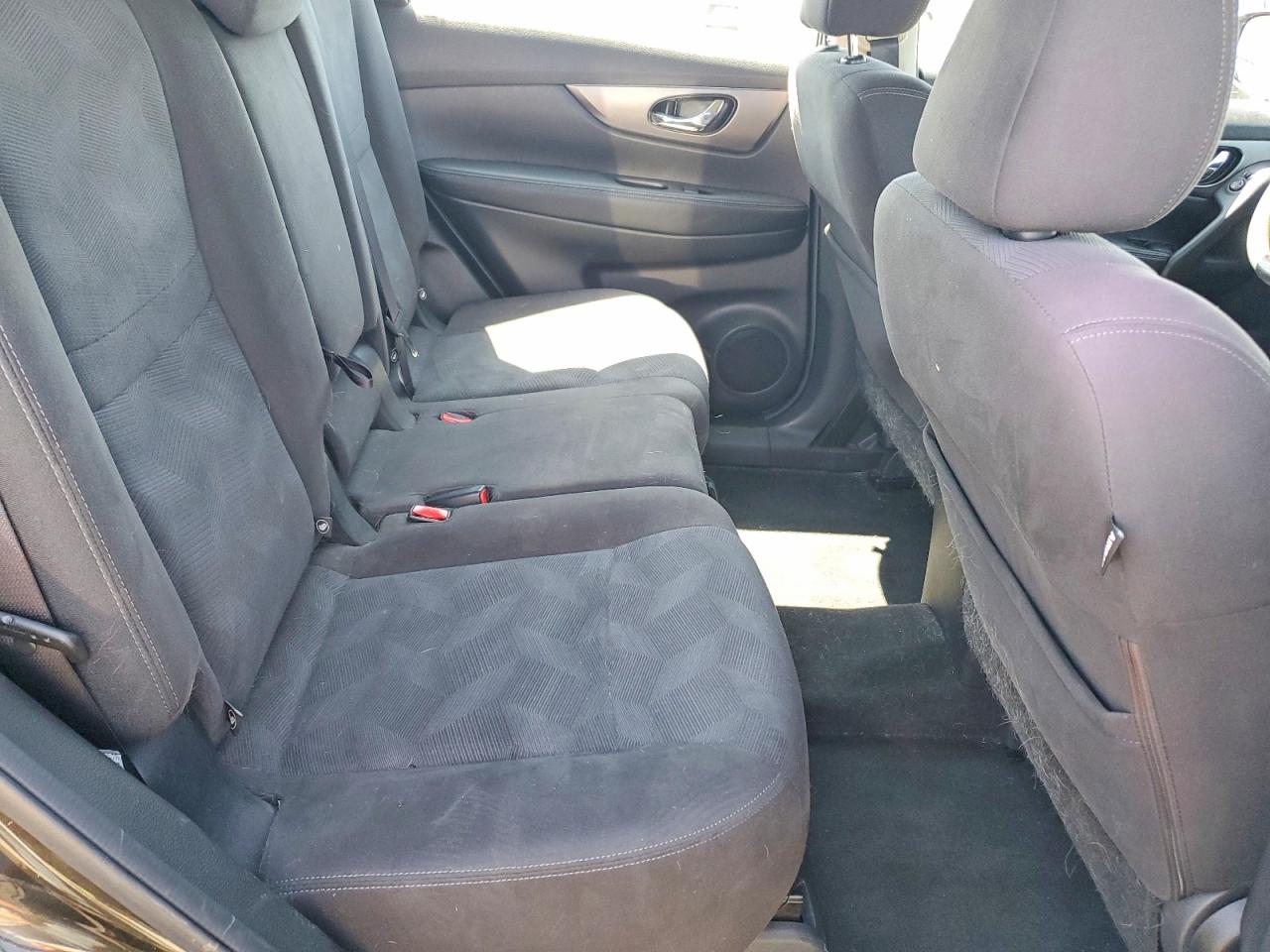 2015 Nissan Rogue S Green vin: KNMAT2MVXFP543580