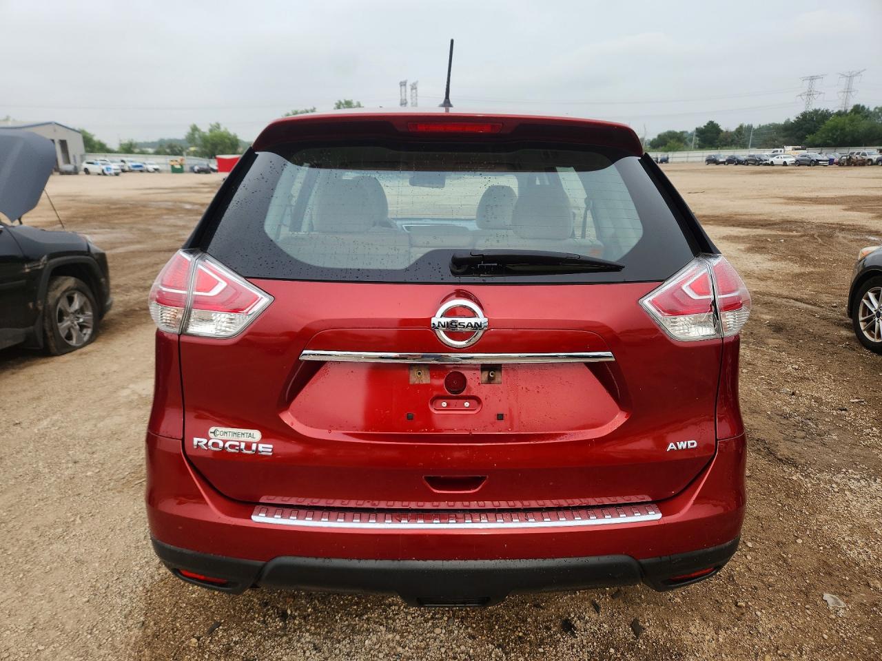 2015 Nissan Rogue S Красный vin: KNMAT2MVXFP549363