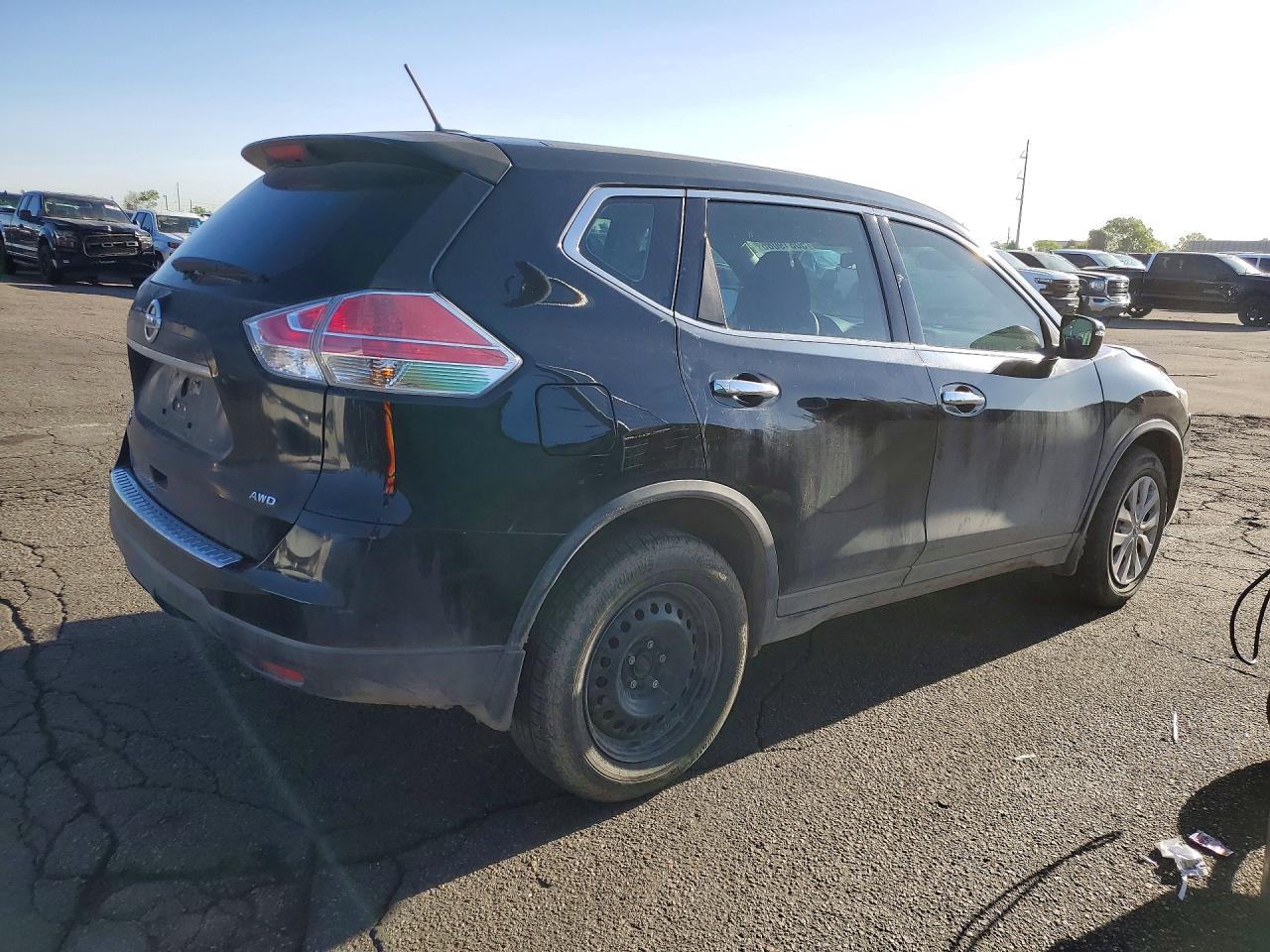 2015 Nissan Rogue S Blue vin: KNMAT2MVXFP568222