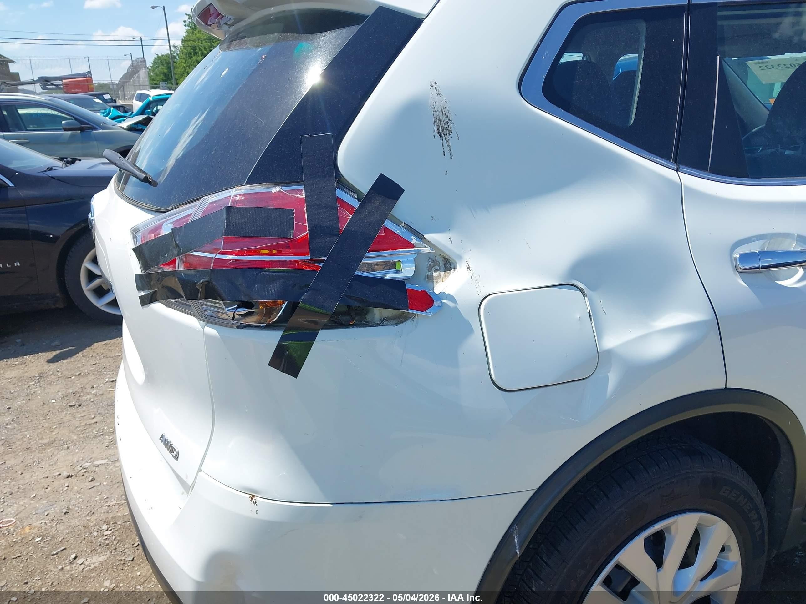 2015 Nissan Rogue S White vin: KNMAT2MVXFP577373