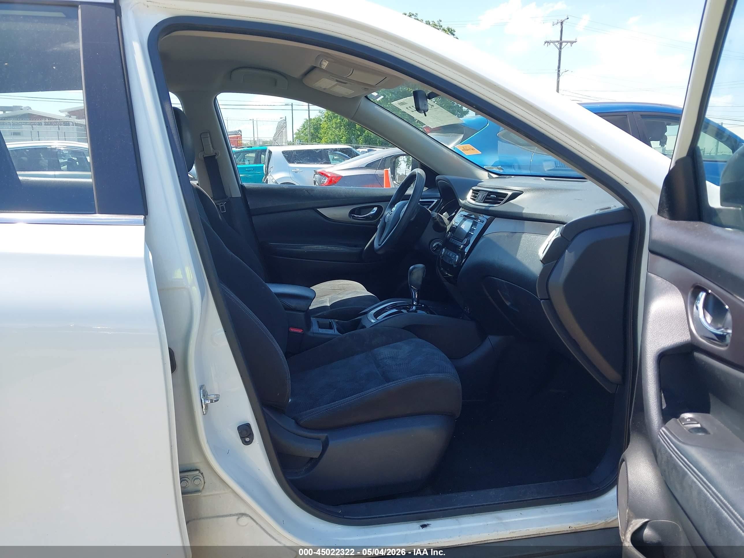 2015 Nissan Rogue S White vin: KNMAT2MVXFP577373