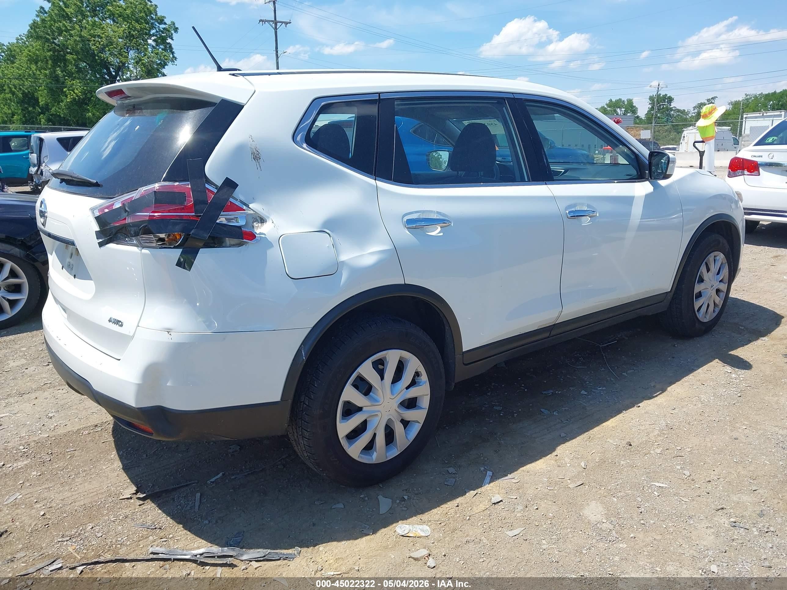 2015 Nissan Rogue S White vin: KNMAT2MVXFP577373