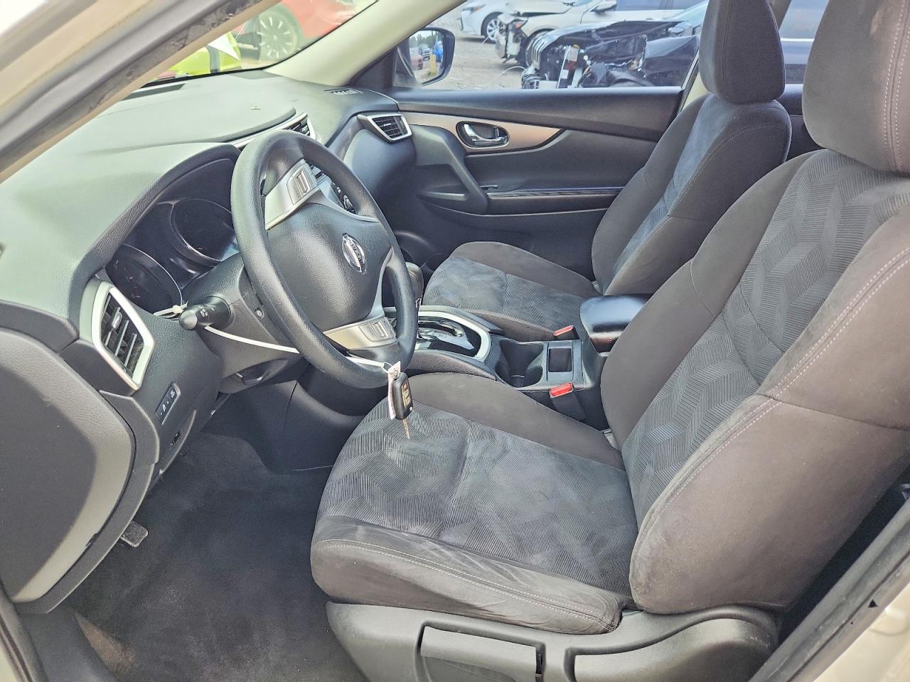2015 Nissan Rogue S Silver vin: KNMAT2MVXFP586638
