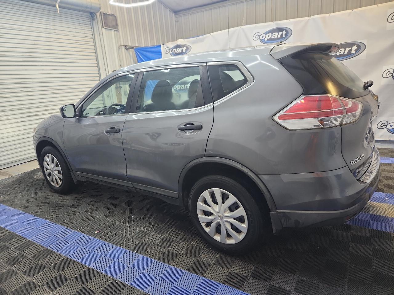 2016 Nissan Rogue S Серый vin: KNMAT2MVXGP712496 Damage: Left Qtr Molding, Heavy Scratch, 3 To 4 Inches
