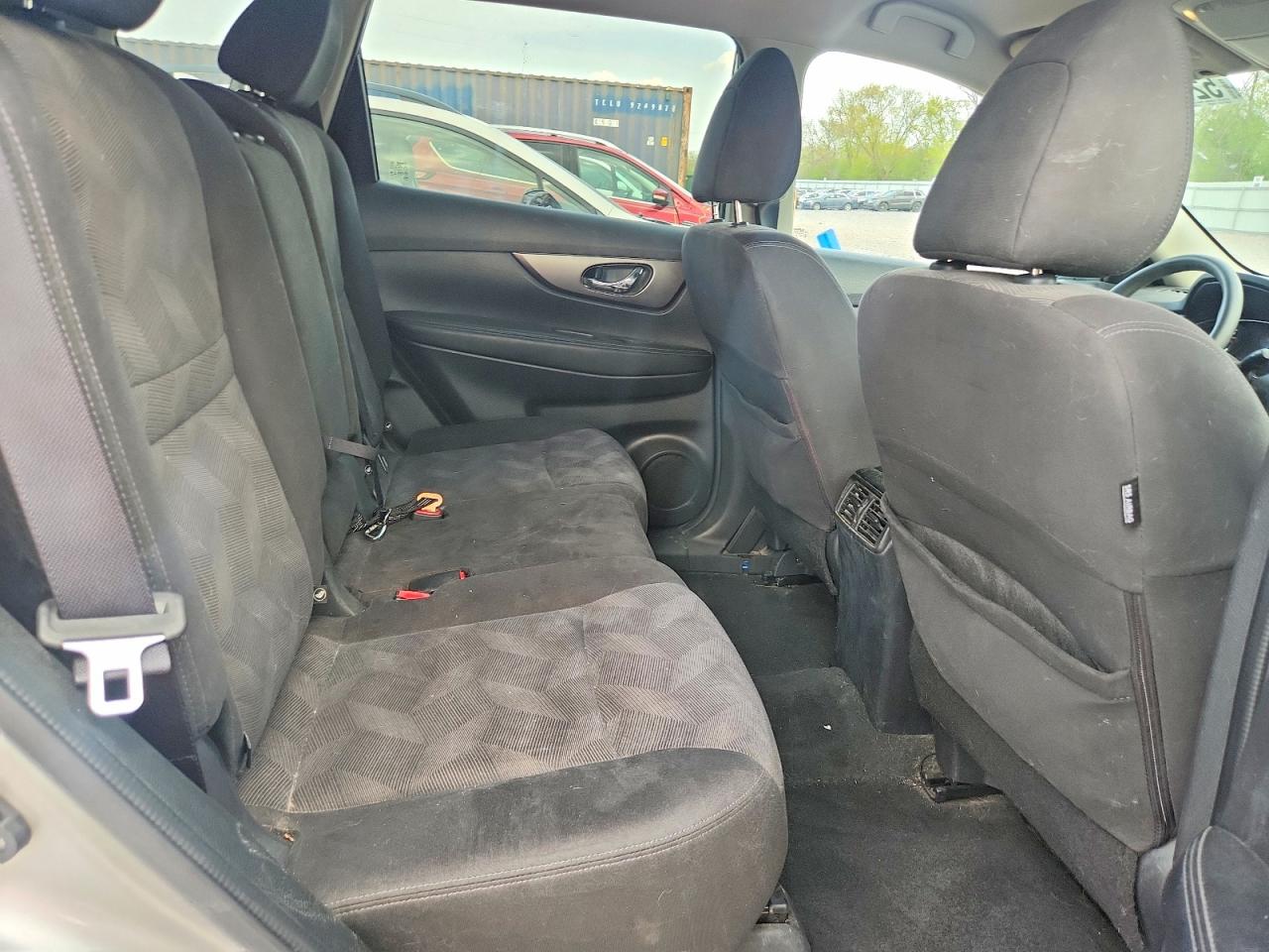 2016 Nissan Rogue S Silver vin: KNMAT2MVXGP728181