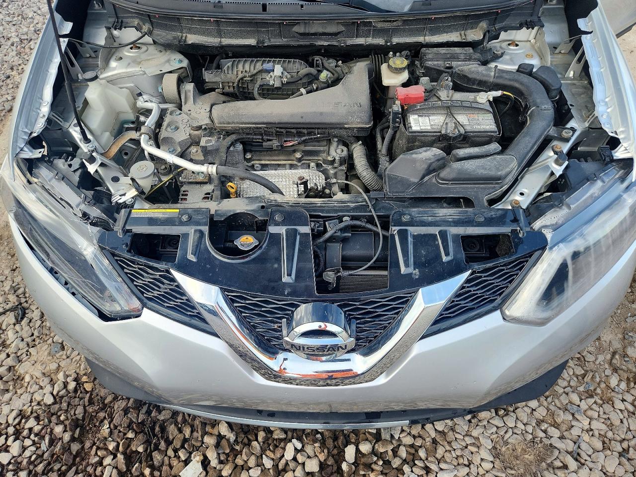 2016 Nissan Rogue S Silver vin: KNMAT2MVXGP728181