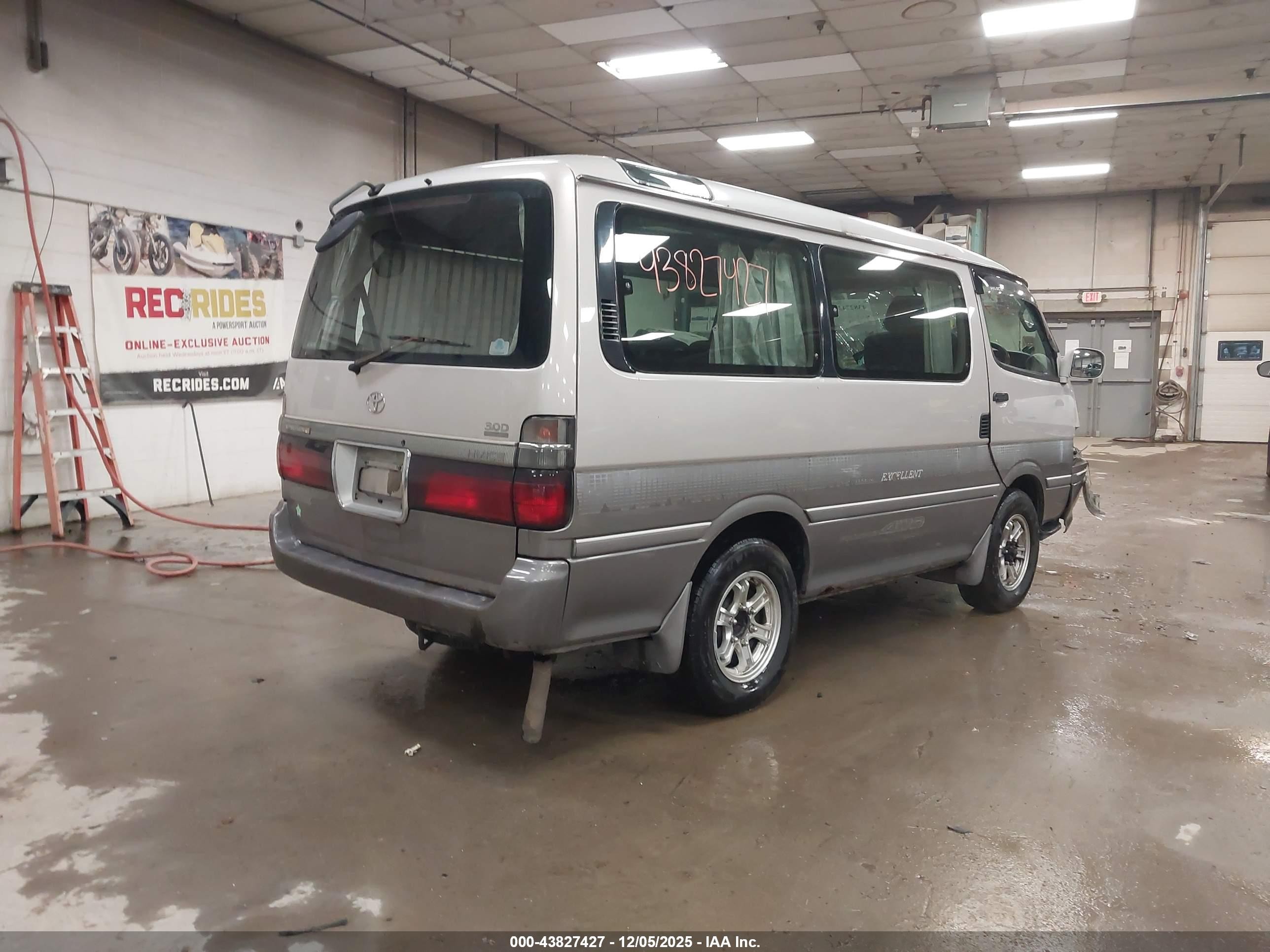 1997 Toyota Hiace Supe   Серебряный vin: KZH1060028710    