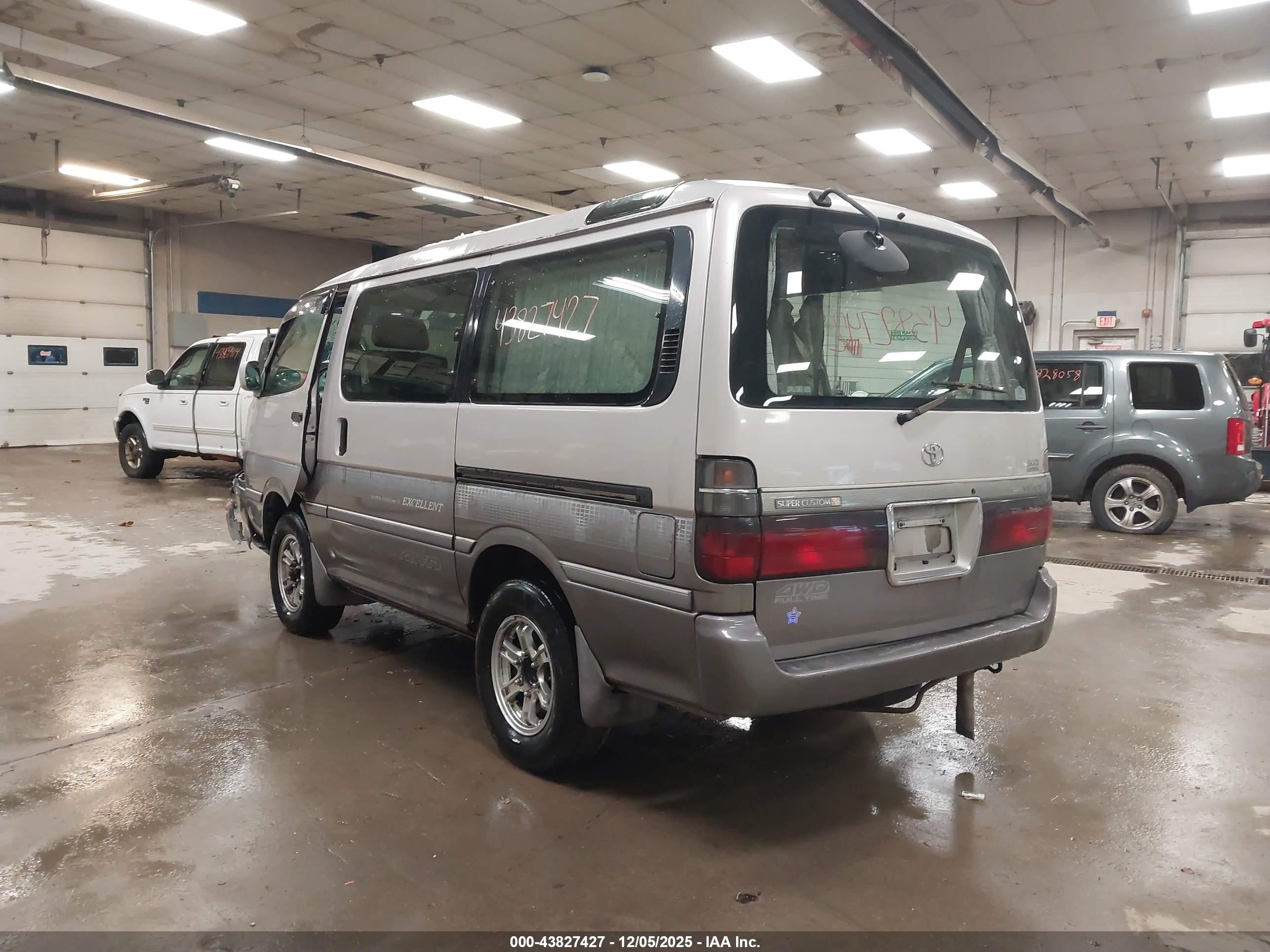 1997 Toyota Hiace Supe   Серебряный vin: KZH1060028710    