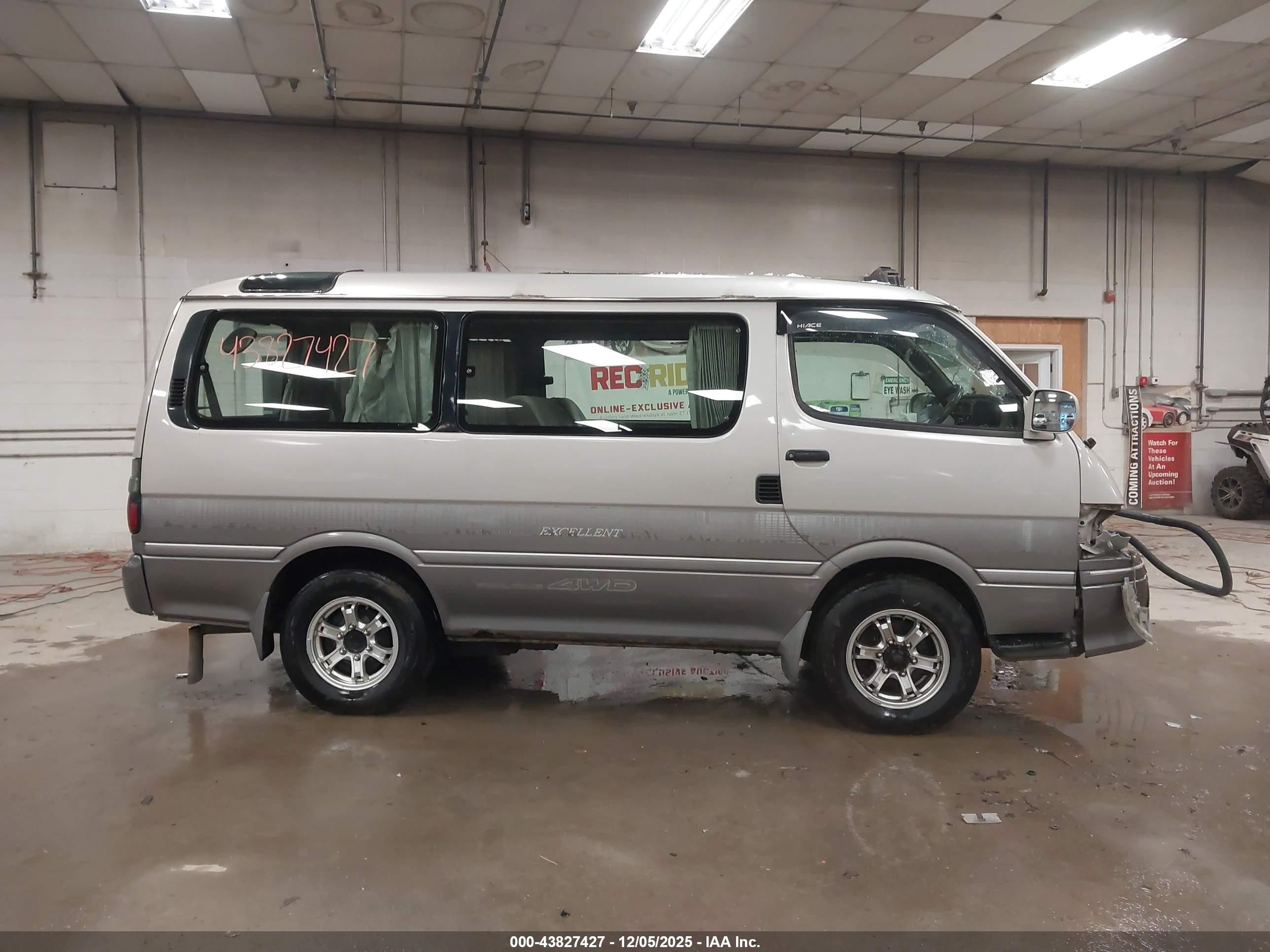 1997 Toyota Hiace Supe   Серебряный vin: KZH1060028710    
