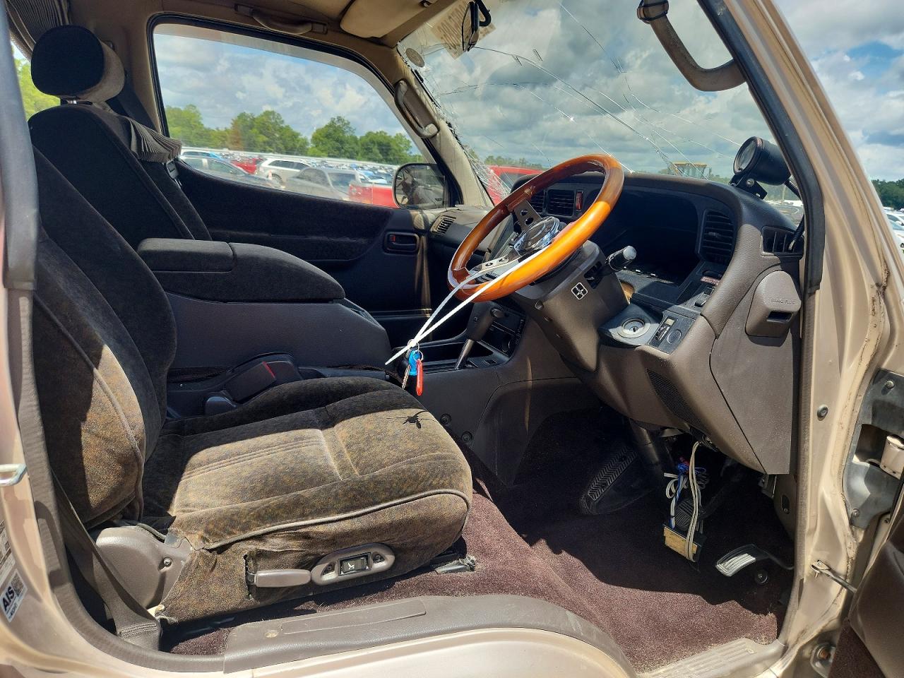 1994 Toyota Hiace Tan vin: KZH1061008178