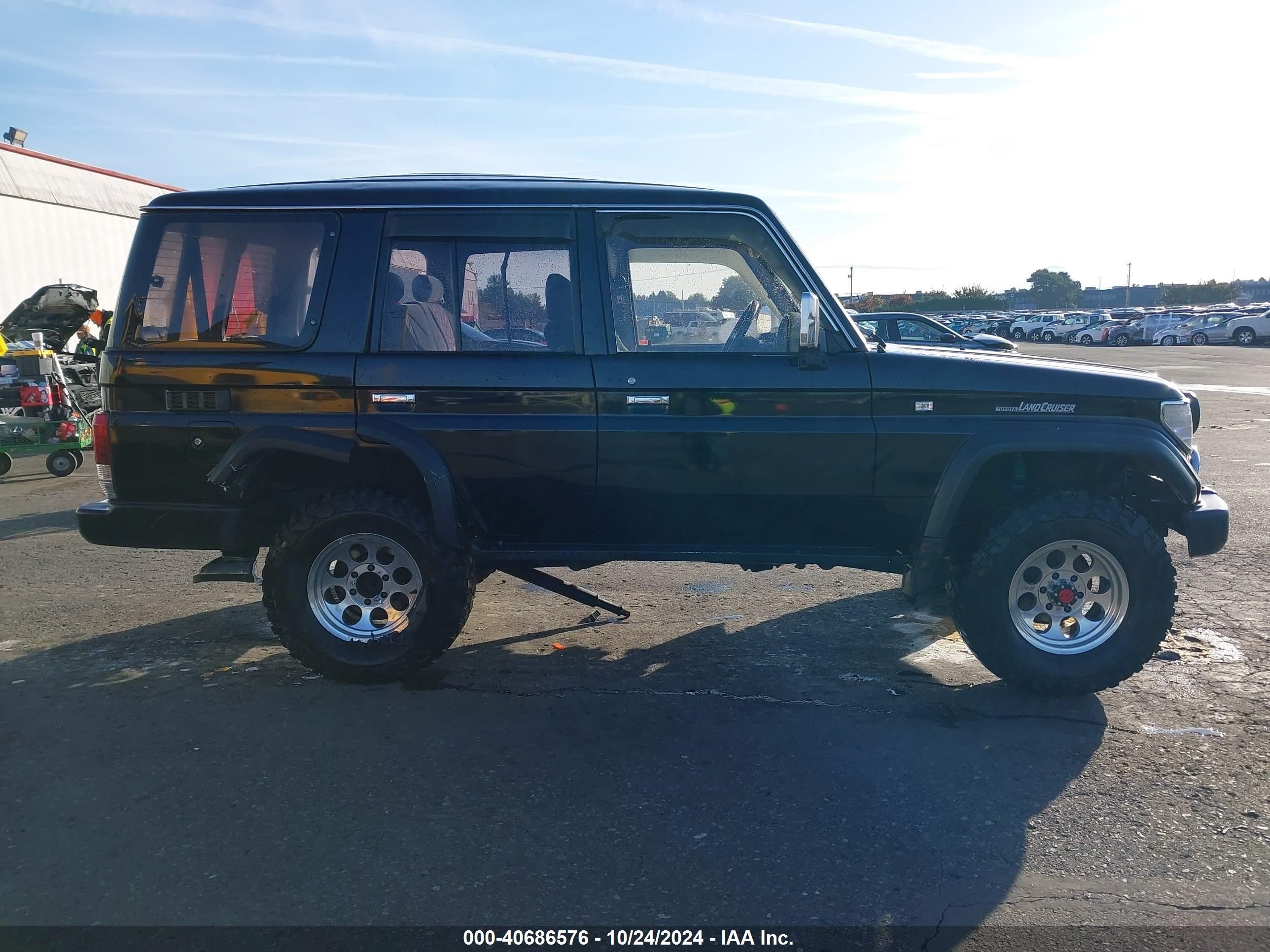 1993 Toyota Land Cruiser Prato   Black vin: KZJ780002467     