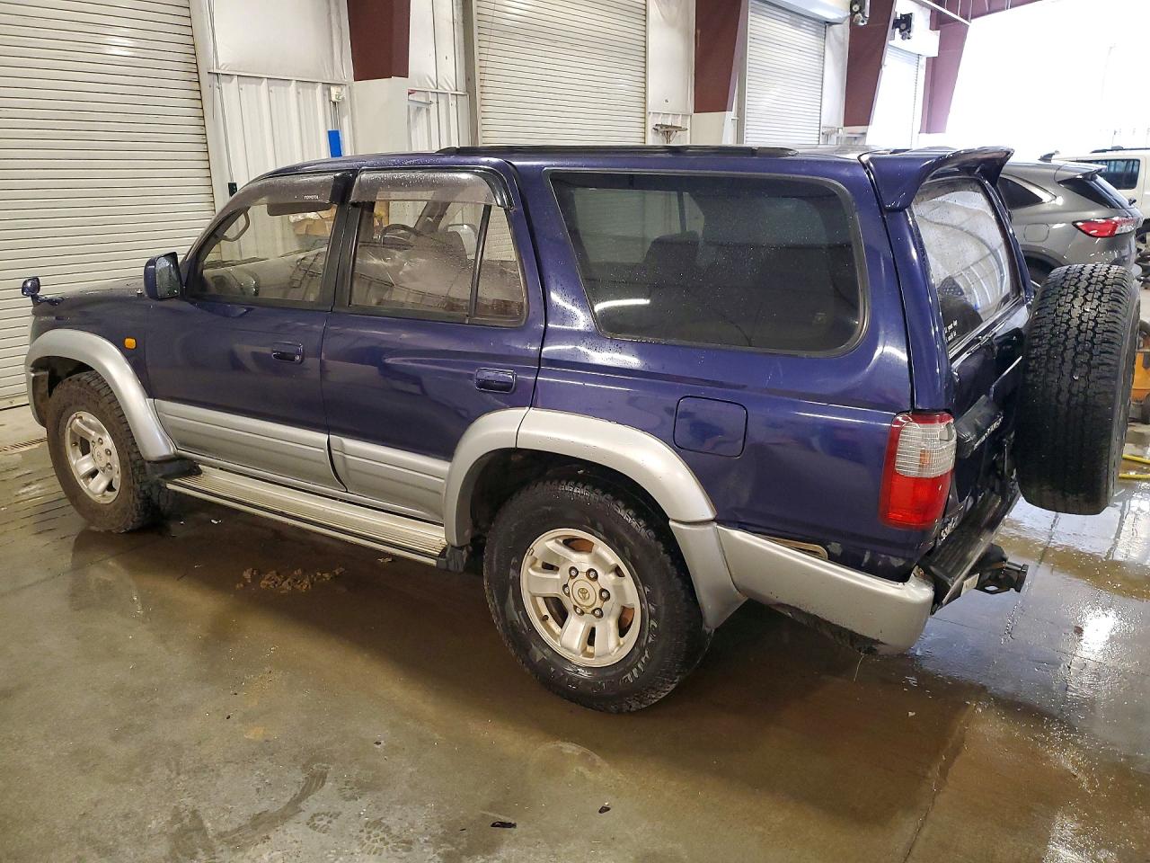 1996 Toyt Hilux Surf Blue vin: KZN1859002020