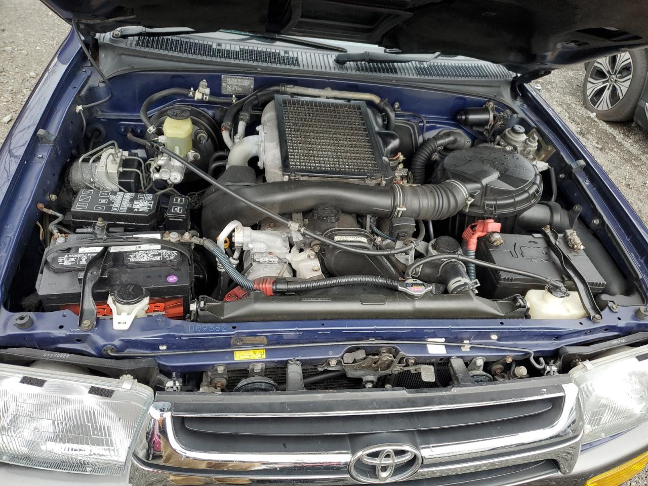 1997 Toyota Hilux Surf Blue vin: KZN1859006586