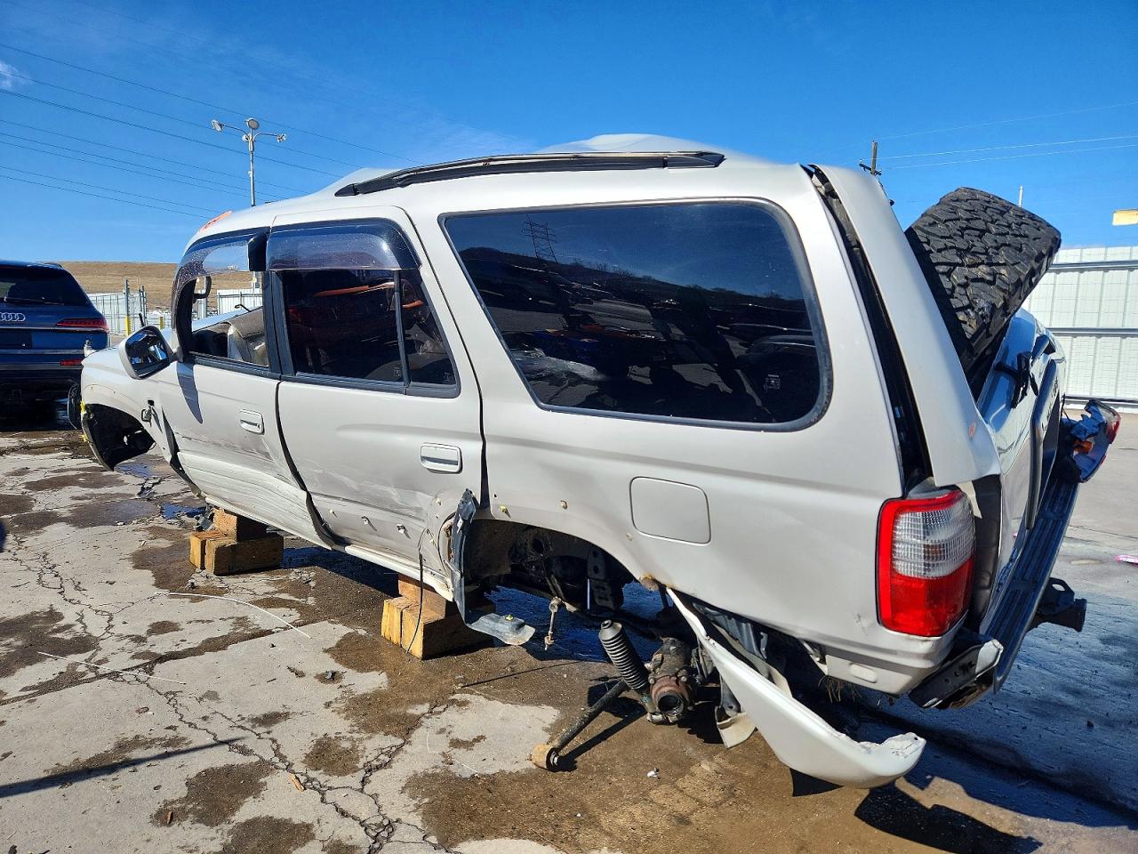 1998 Toyota Hilux Surf Gray vin: KZN1859027987
