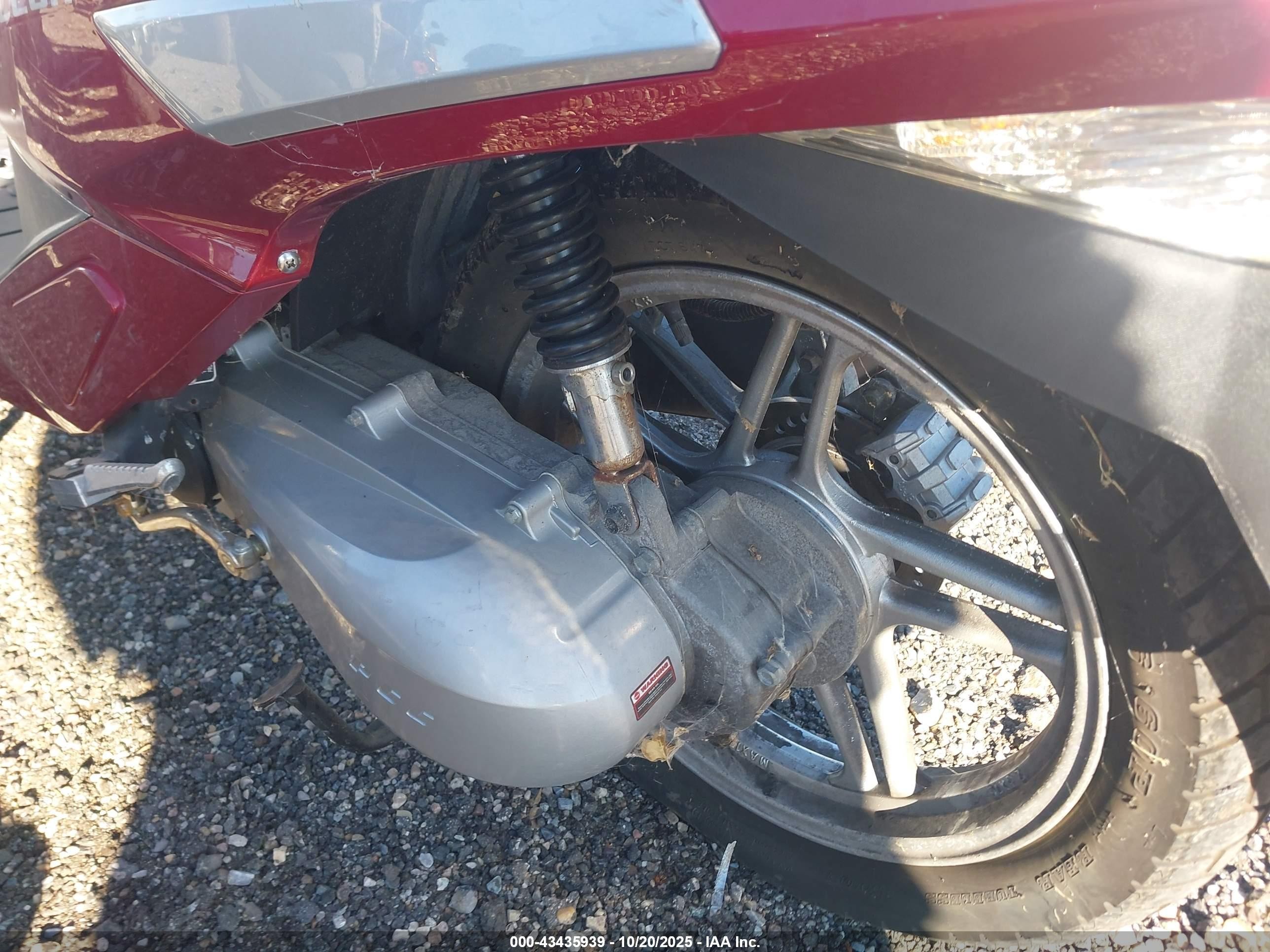 2005 Honda 150f Off R   Red vin: LB5TM8U18AZ500789