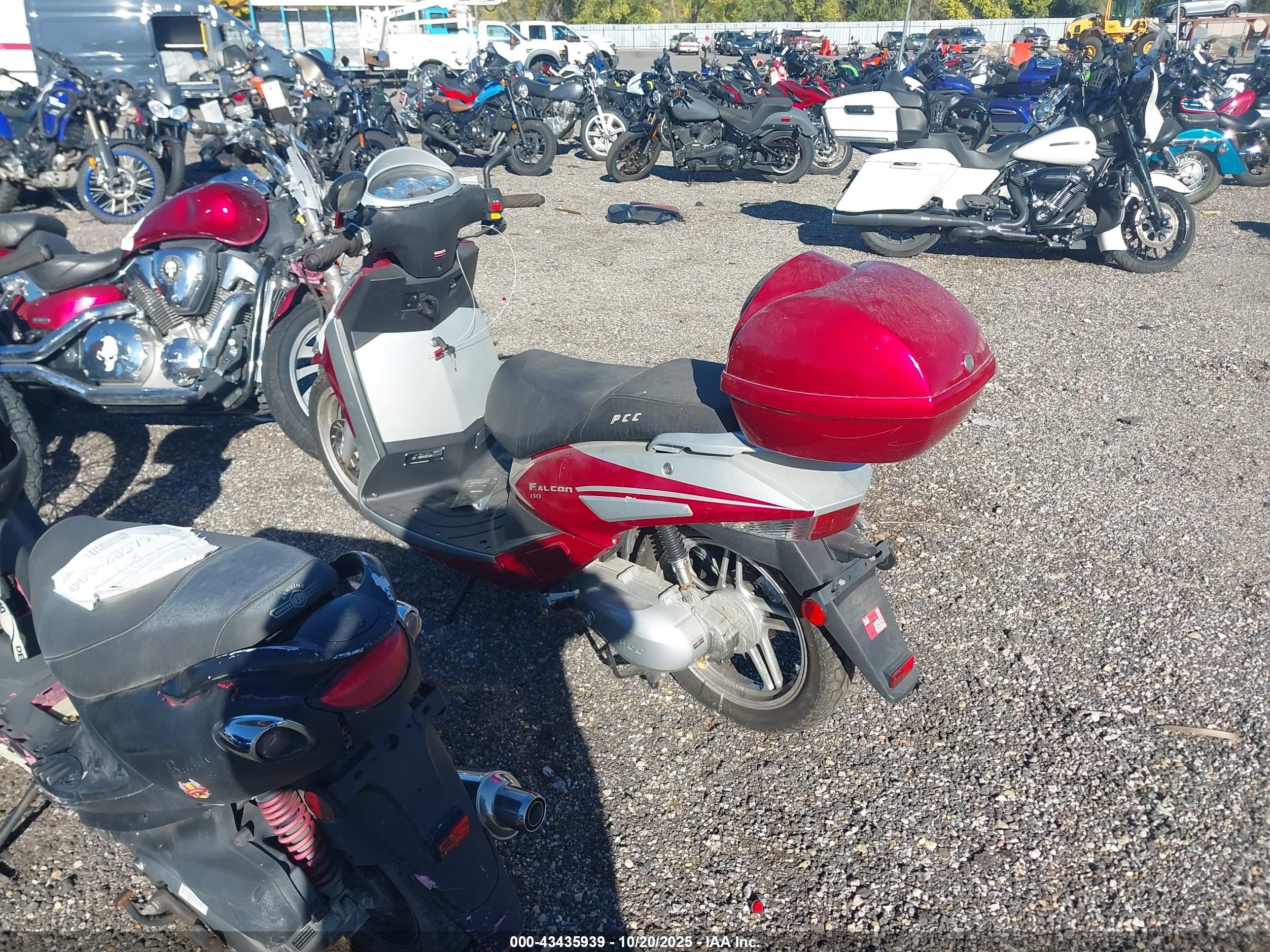 2005 Honda 150f Off R   Red vin: LB5TM8U18AZ500789