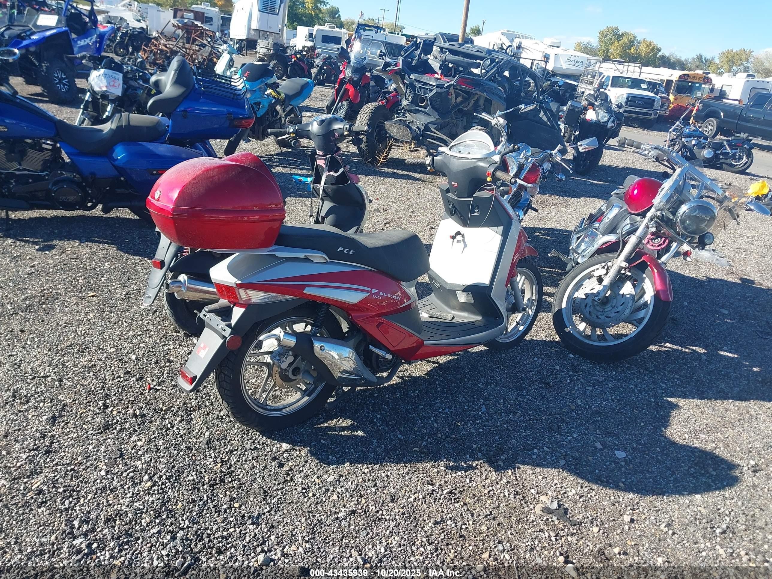 2005 Honda 150f Off R   Red vin: LB5TM8U18AZ500789