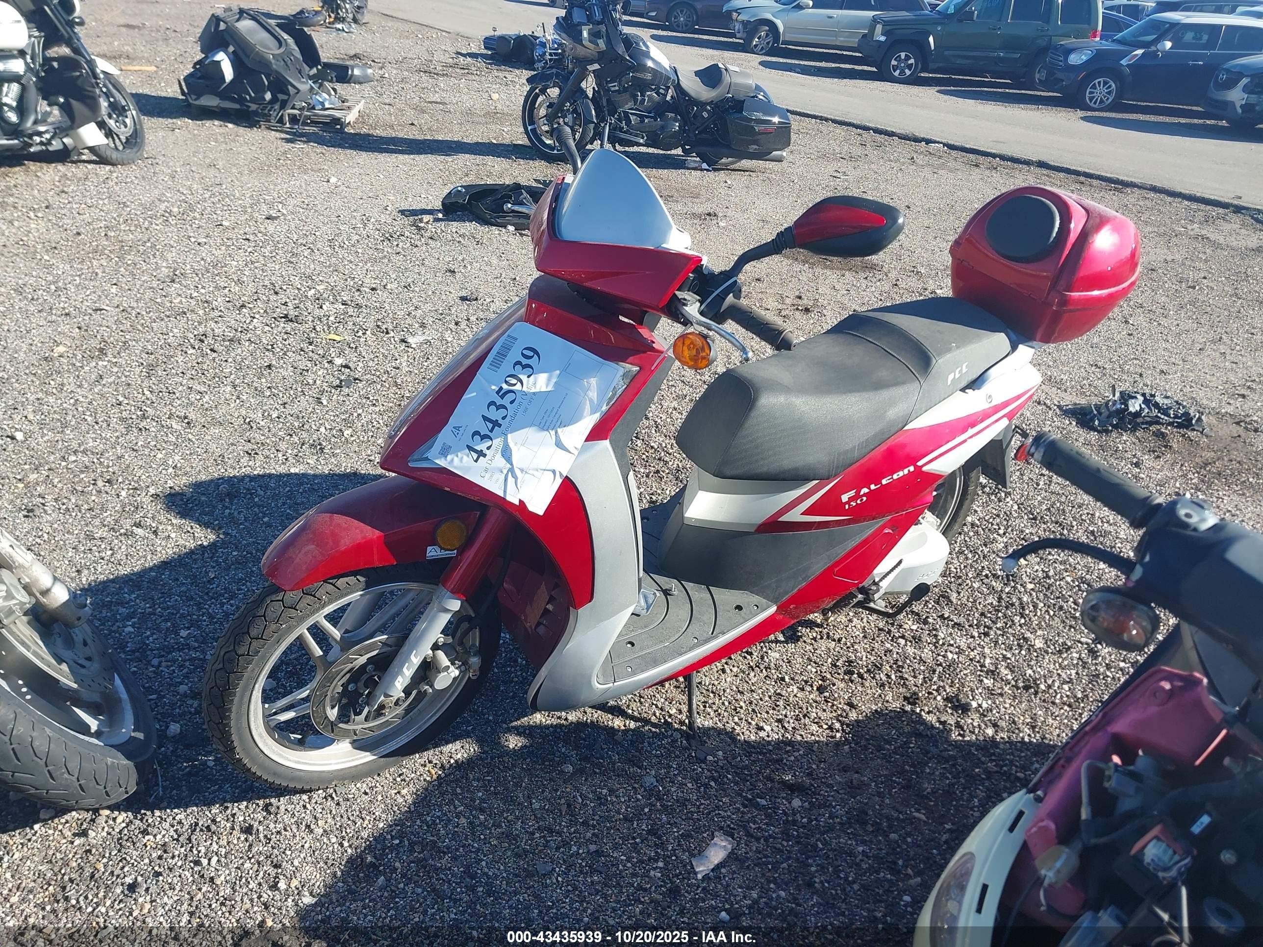2005 Honda 150f Off R   Red vin: LB5TM8U18AZ500789