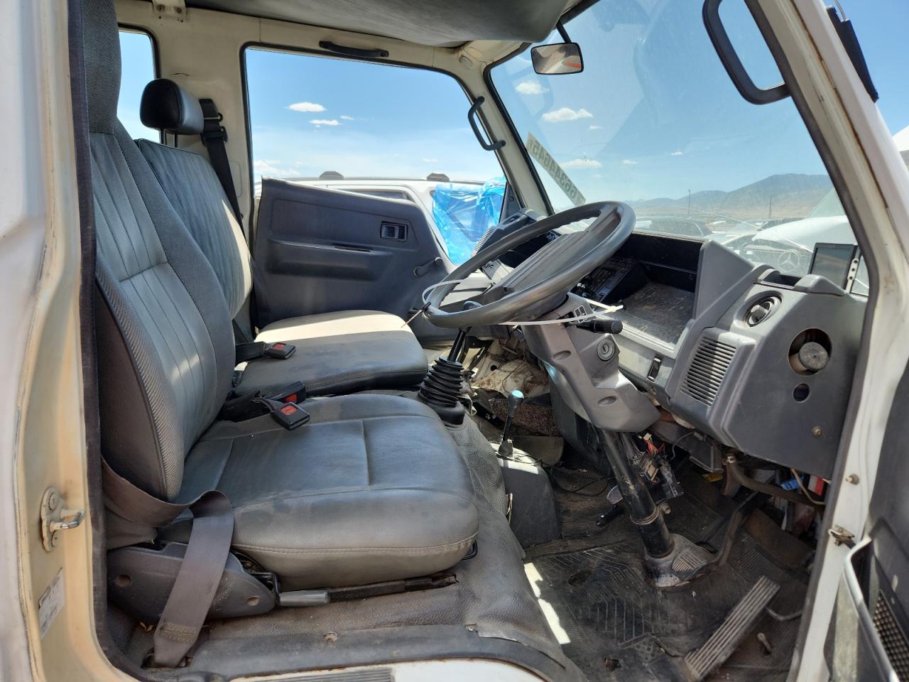 1993 Toyt Hiace White vin: LH85-0016611