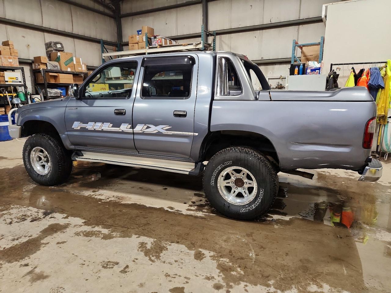 1998 Toyota Hilux Blue vin: LN1670008033