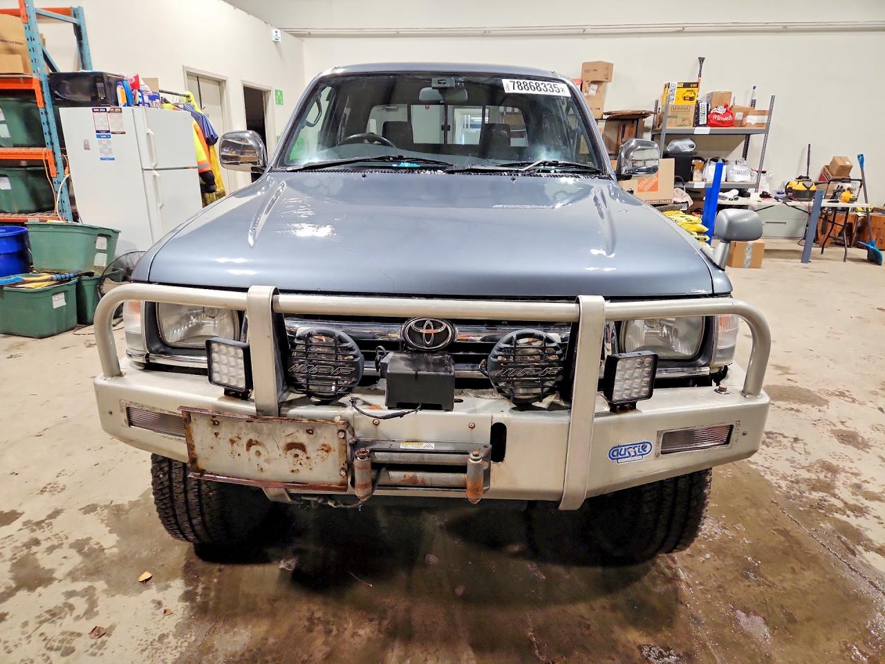 1998 Toyota Hilux Blue vin: LN1670008033