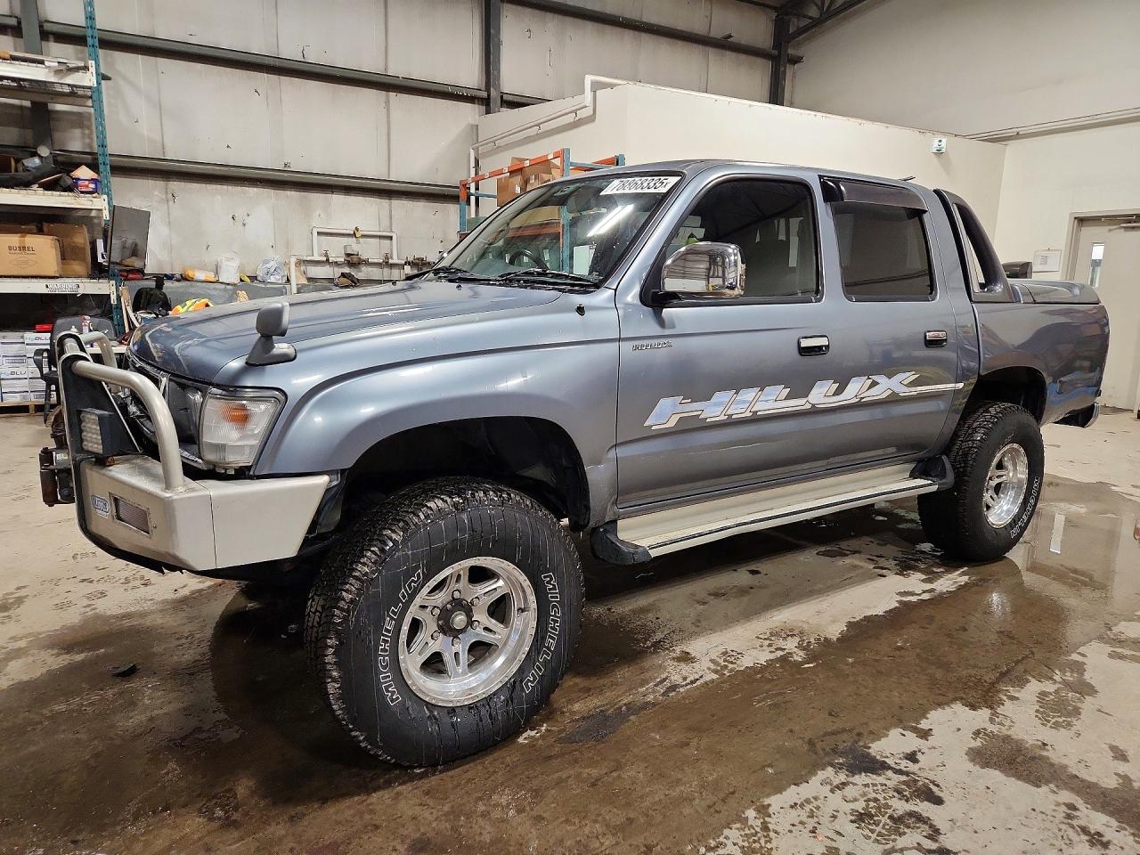1998 Toyota Hilux Blue vin: LN1670008033