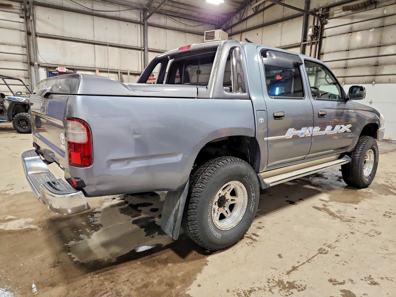 1998 Toyota Hilux Blue vin: LN1670008033