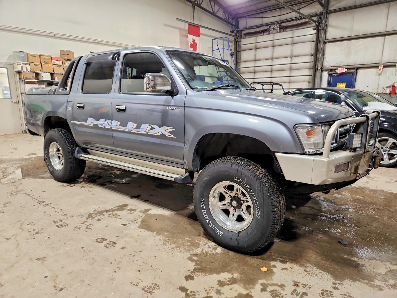 1998 Toyota Hilux Blue vin: LN1670008033