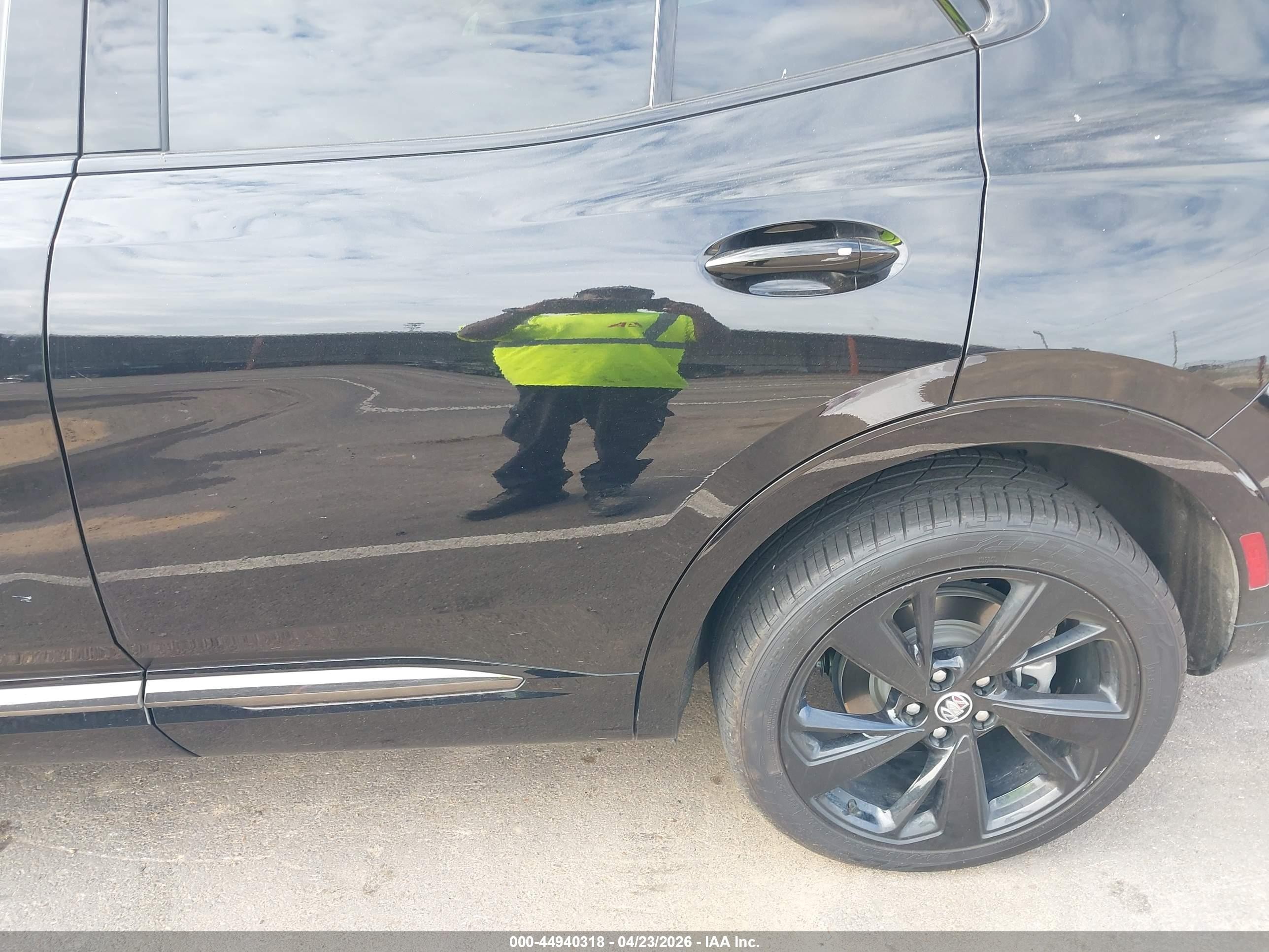 2022 Buick Envision Fwd Preferred Черный vin: LRBAZLR49ND064912