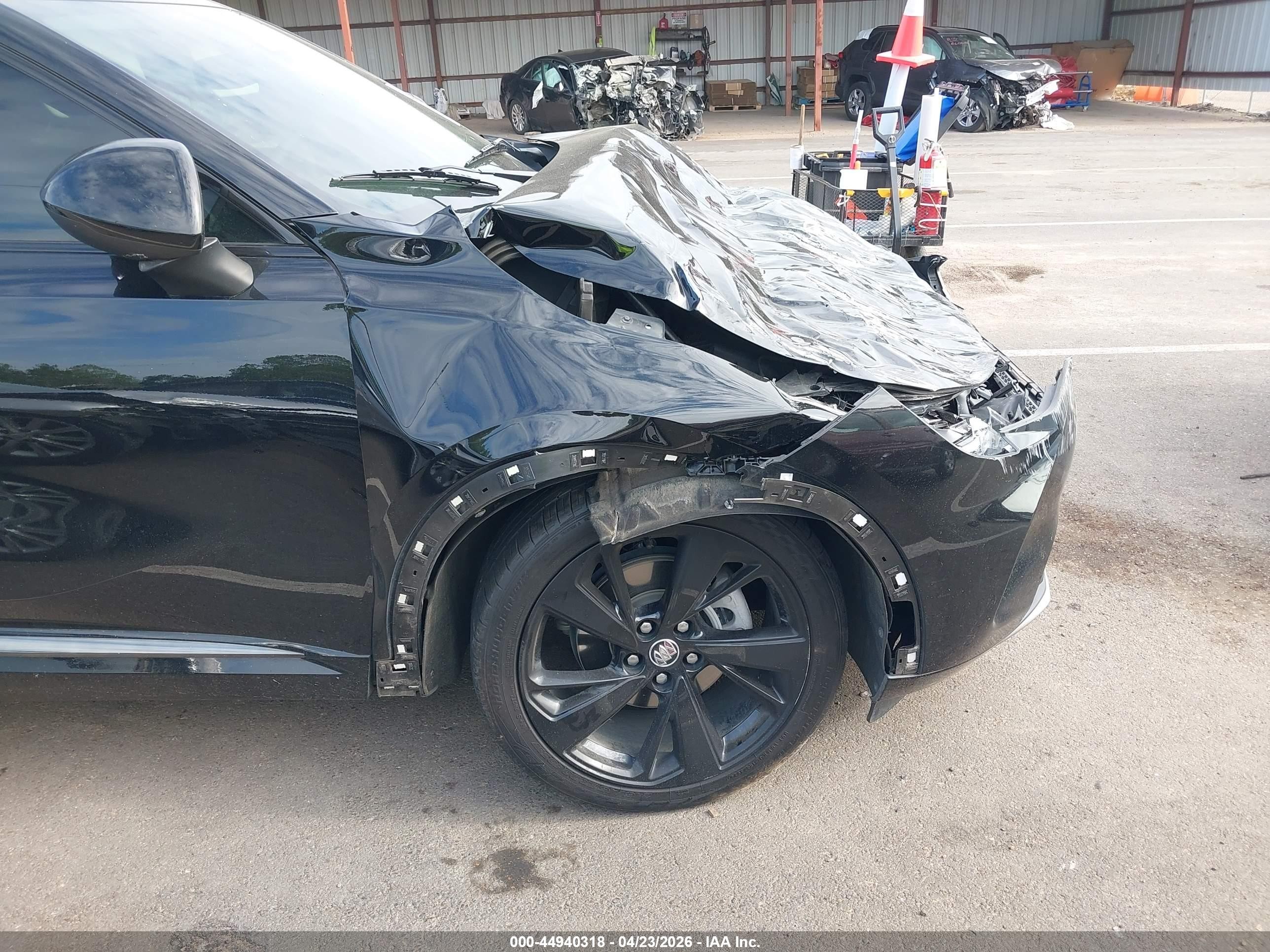 2022 Buick Envision Fwd Preferred Черный vin: LRBAZLR49ND064912
