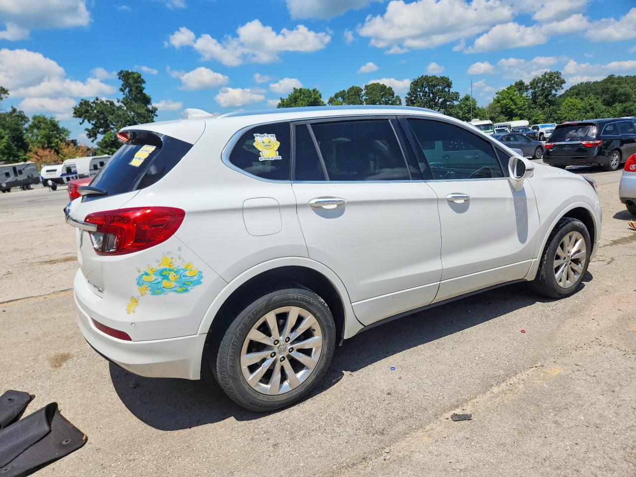 2018 Buick Envision Essence White vin: LRBFX2SA1JD082286