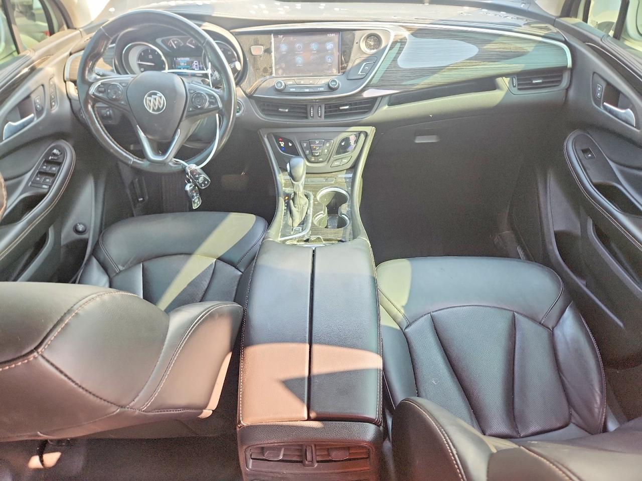 2018 Buick Envision Essence White vin: LRBFX2SA1JD082286