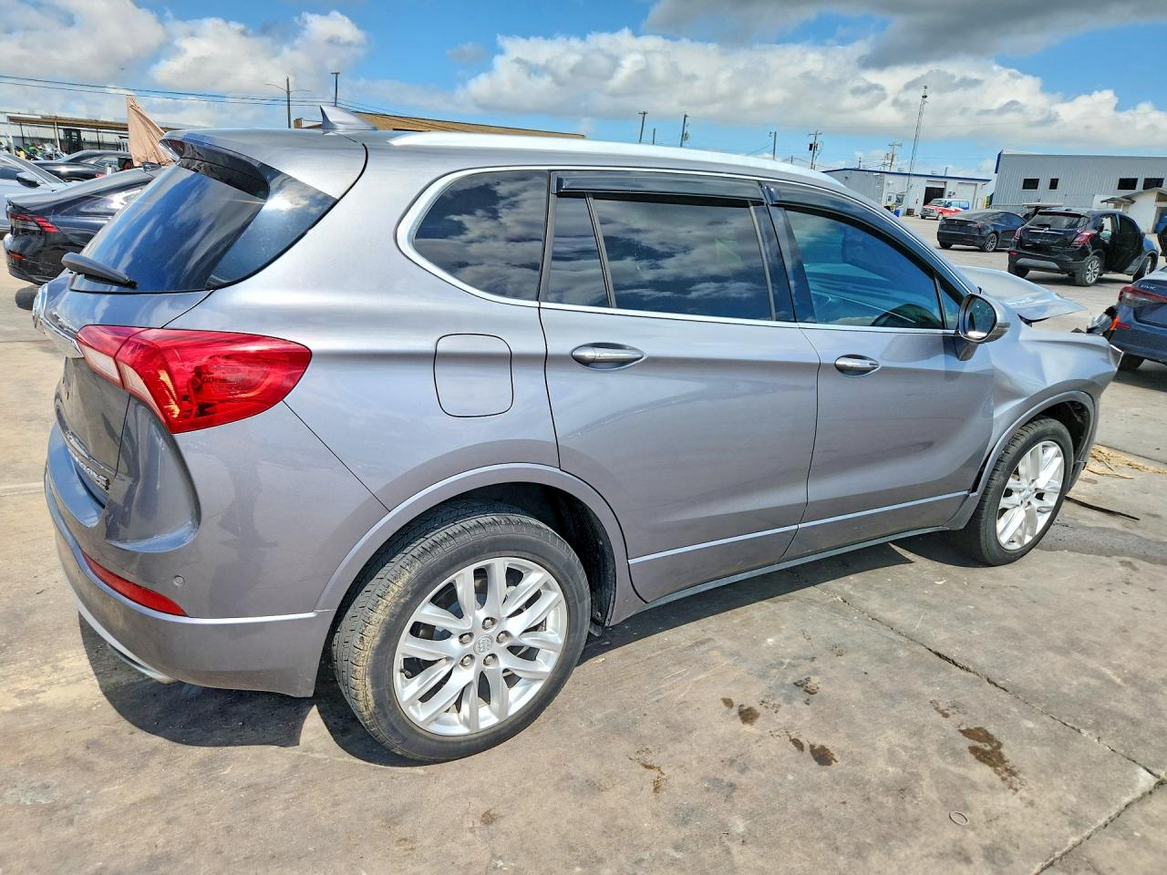 2019 Buick Envision Premium Ii Silver vin: LRBFX4SX0KD010027