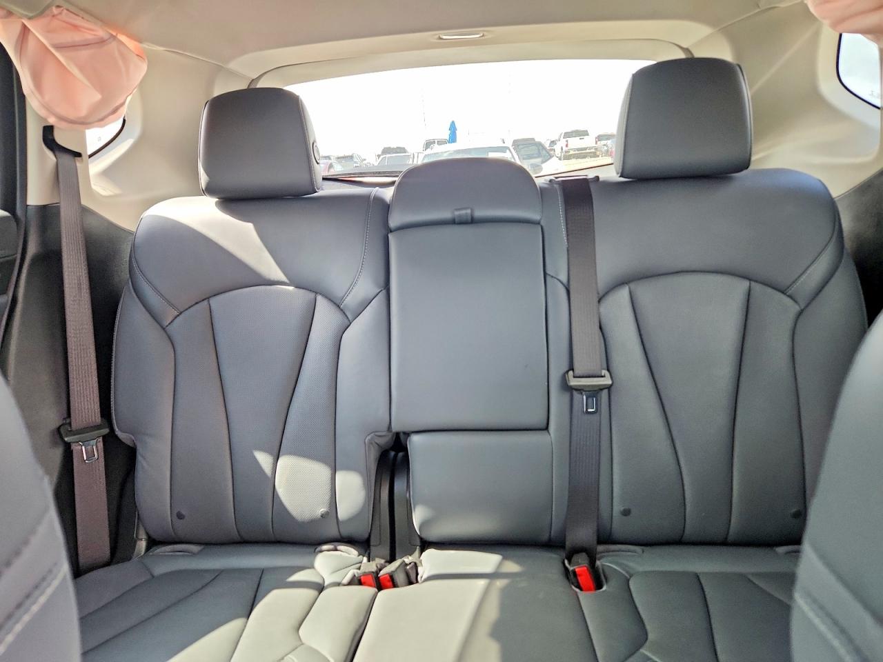 2019 Buick Envision Premium Ii Silver vin: LRBFX4SX0KD010027