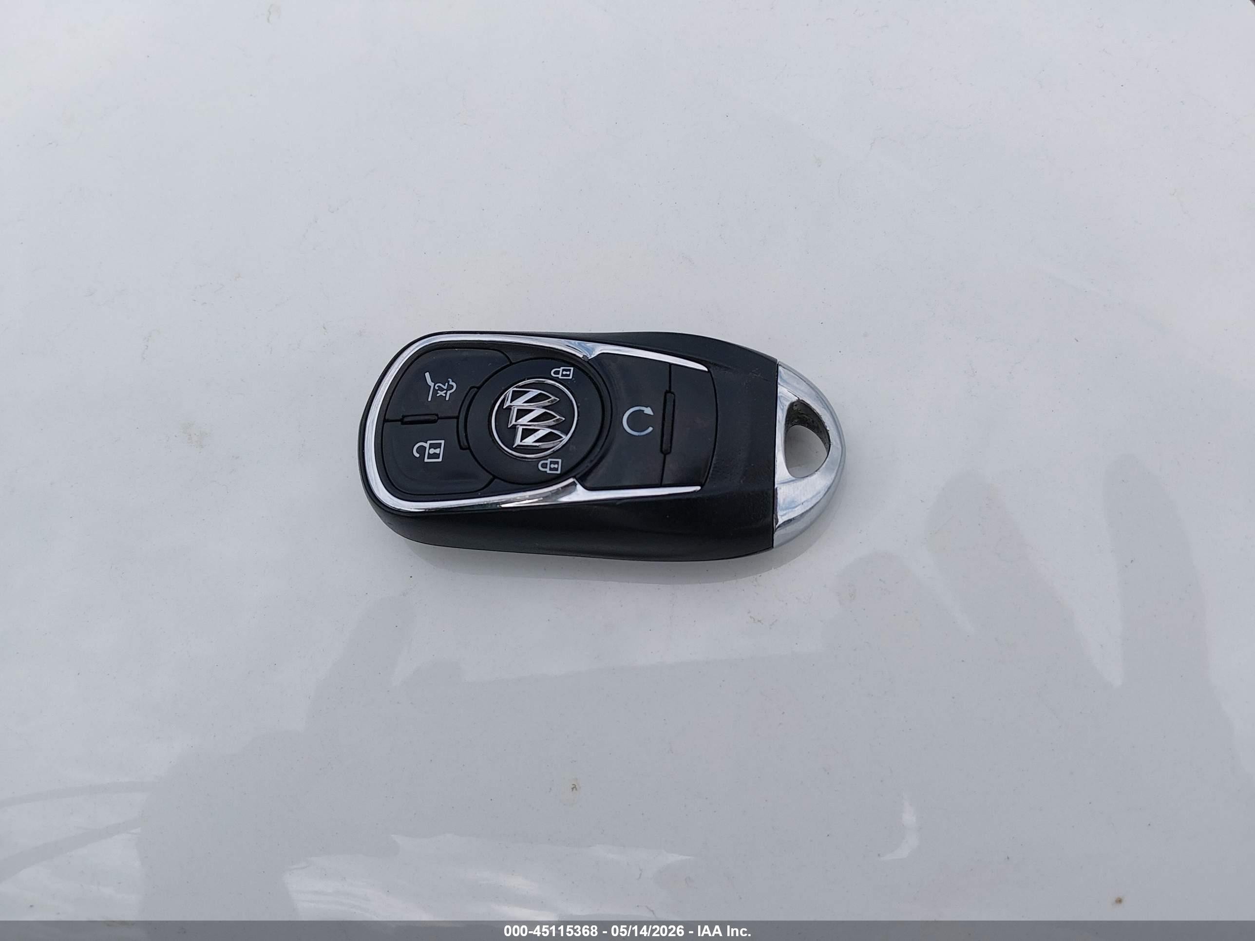 2019 Buick Envision Awd Premium Ii Silver vin: LRBFX4SX9KD087527