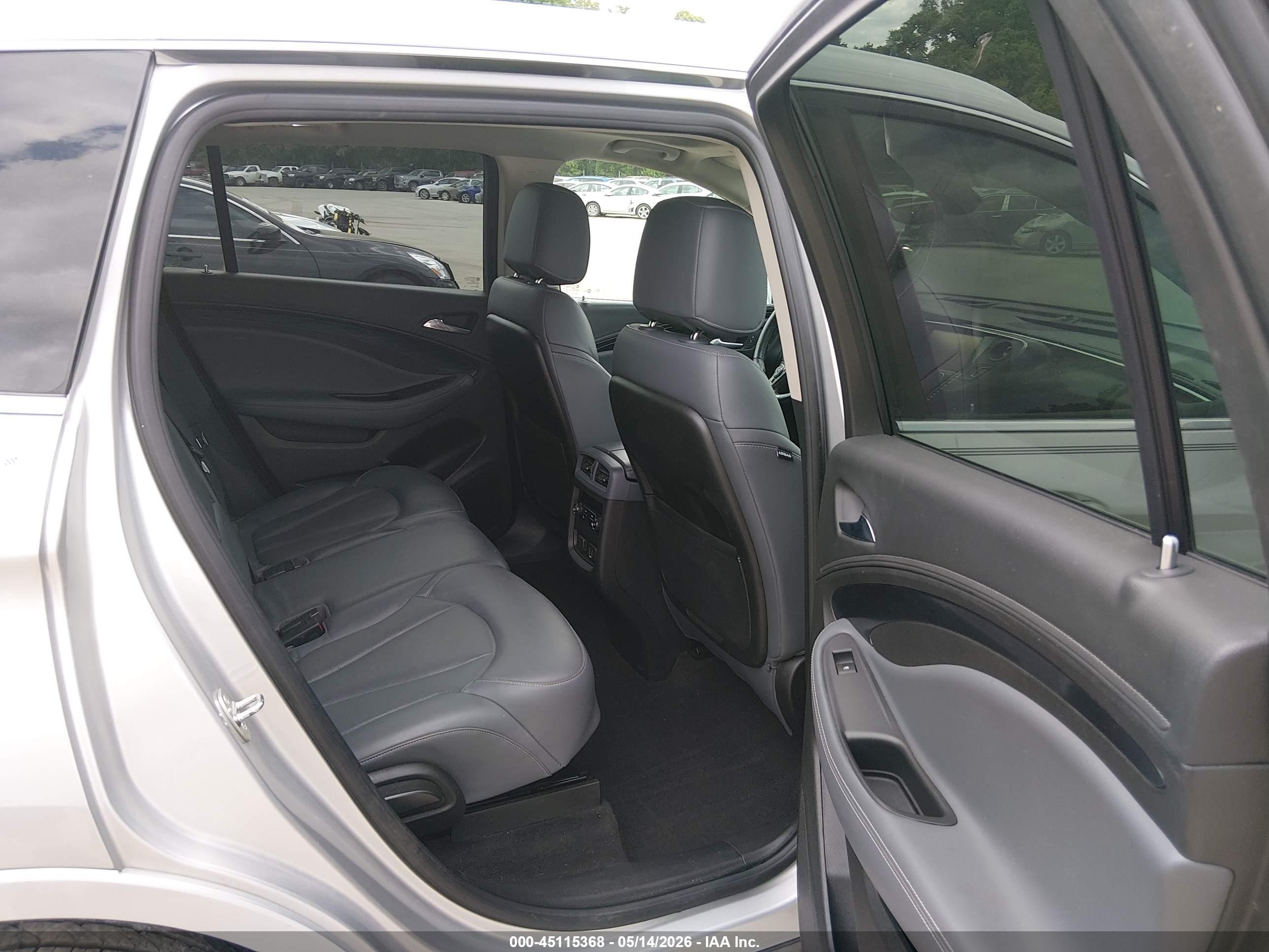 2019 Buick Envision Awd Premium Ii Silver vin: LRBFX4SX9KD087527