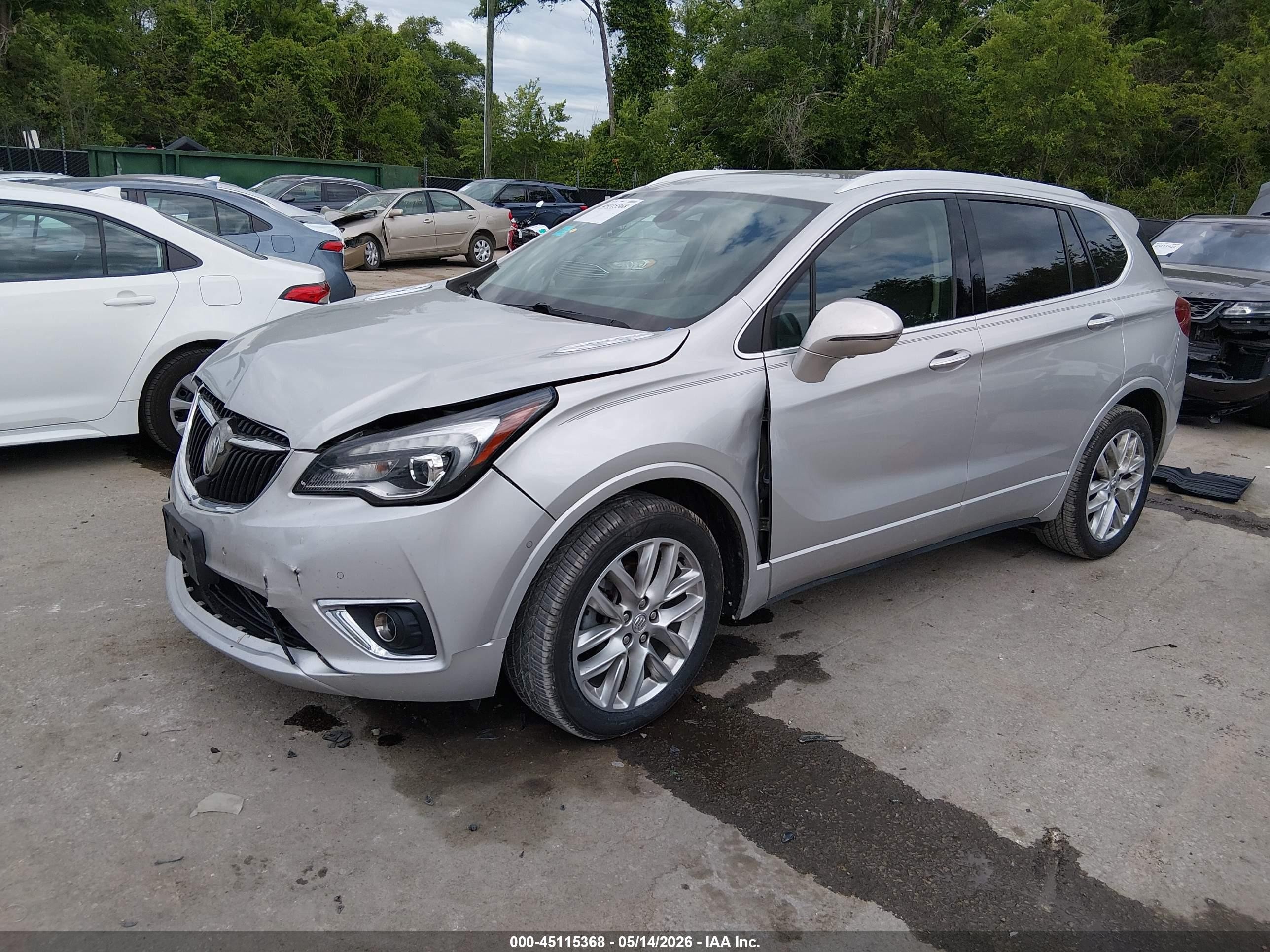 2019 Buick Envision Awd Premium Ii Silver vin: LRBFX4SX9KD087527