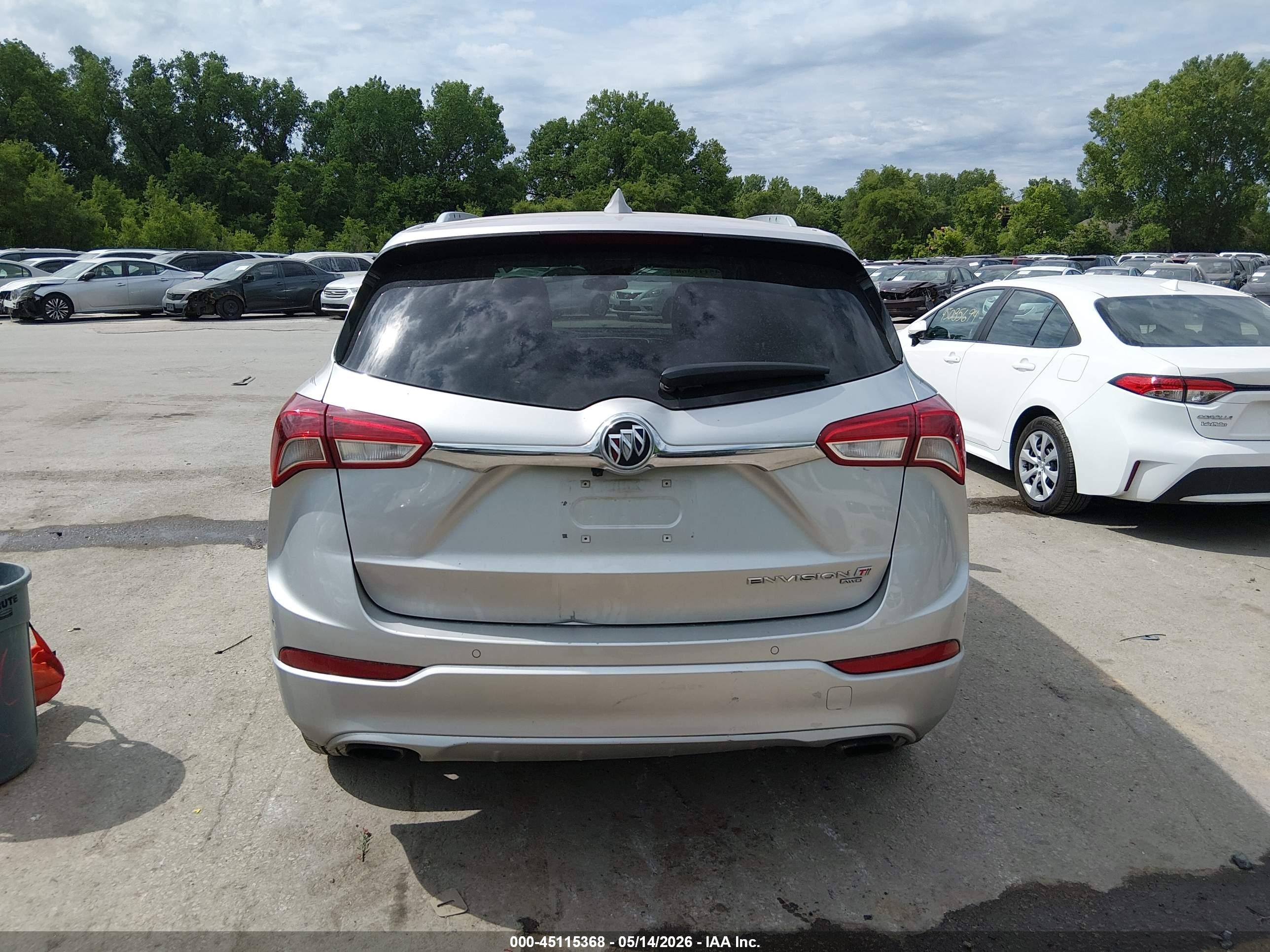 2019 Buick Envision Awd Premium Ii Silver vin: LRBFX4SX9KD087527