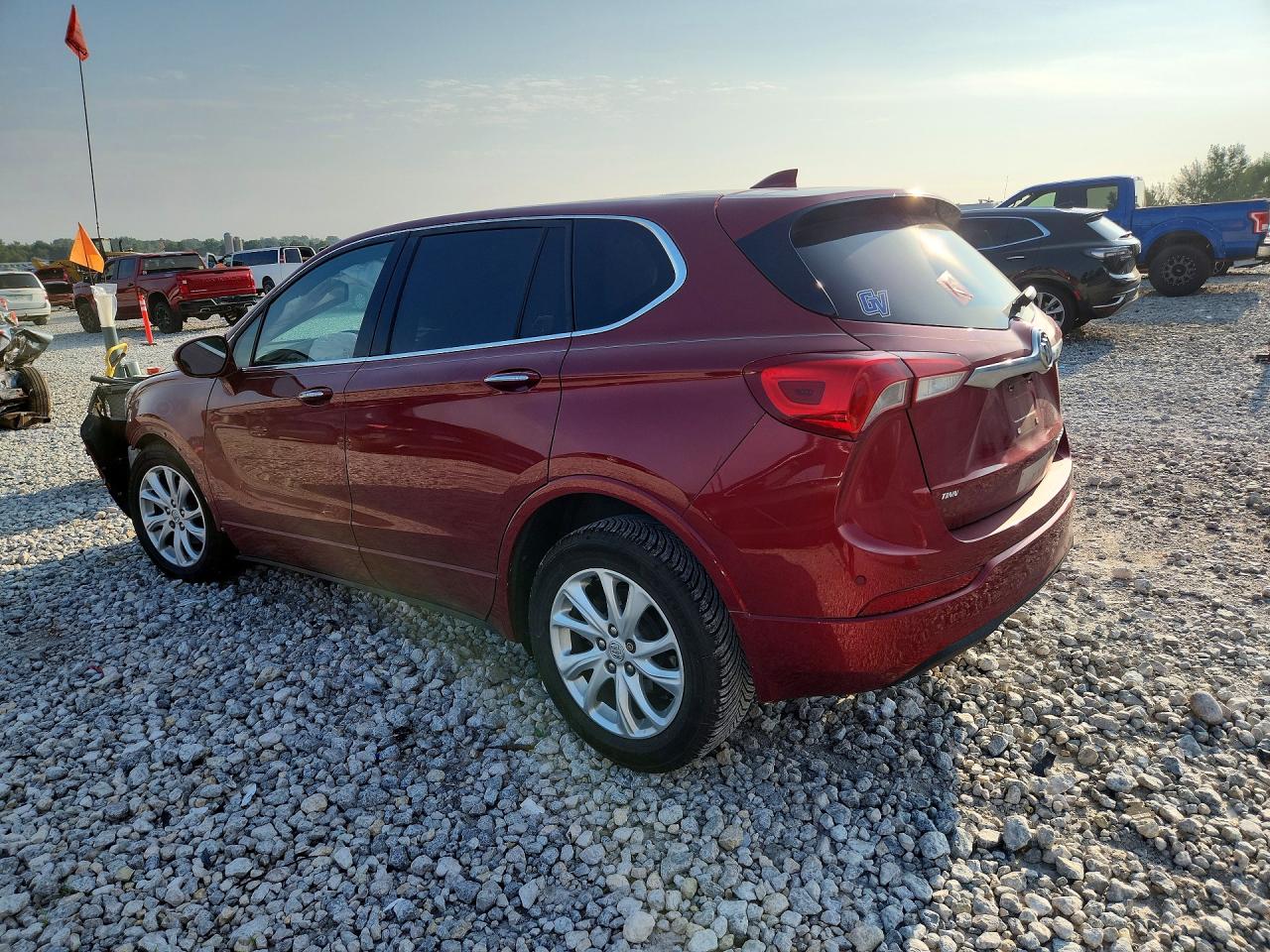 2020 Buick Envision Preferred Red vin: LRBFXBSA5LD018707