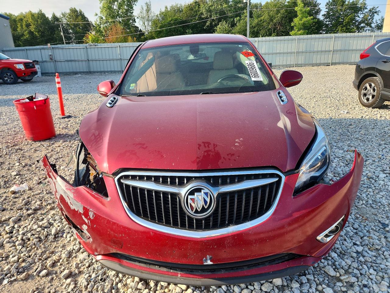 2020 Buick Envision Preferred Red vin: LRBFXBSA5LD018707