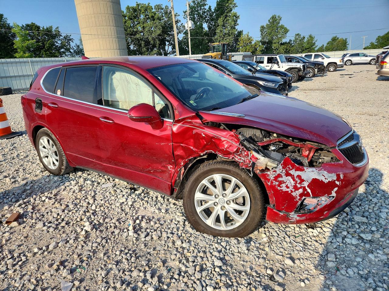 2020 Buick Envision Preferred Red vin: LRBFXBSA5LD018707