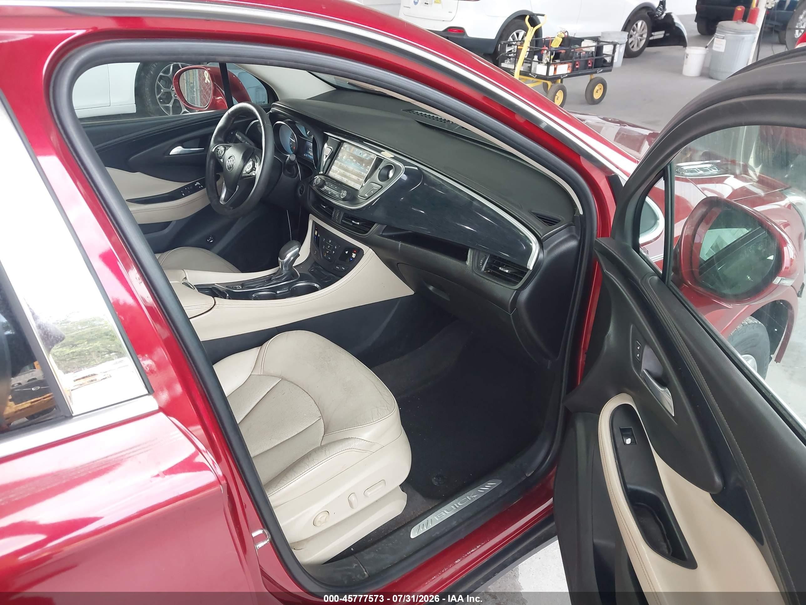 2017 Buick Envision Essence Red vin: LRBFXBSAXHD177567