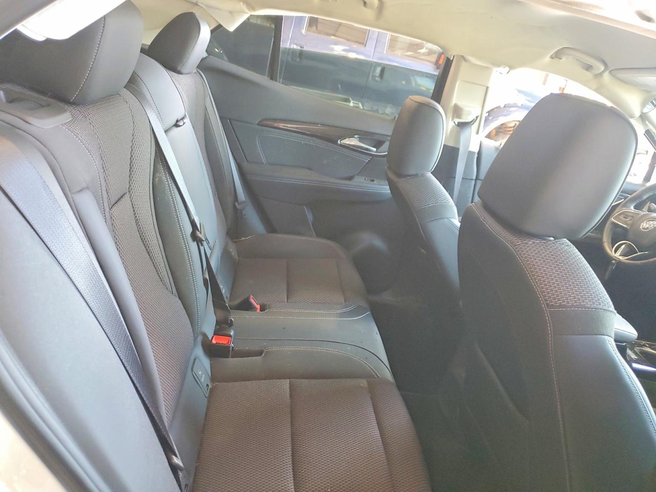2023 Buick Envision Preferred White vin: LRBFZMR48PD024531