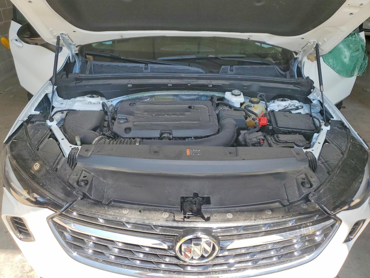 2023 Buick Envision Preferred White vin: LRBFZMR48PD024531