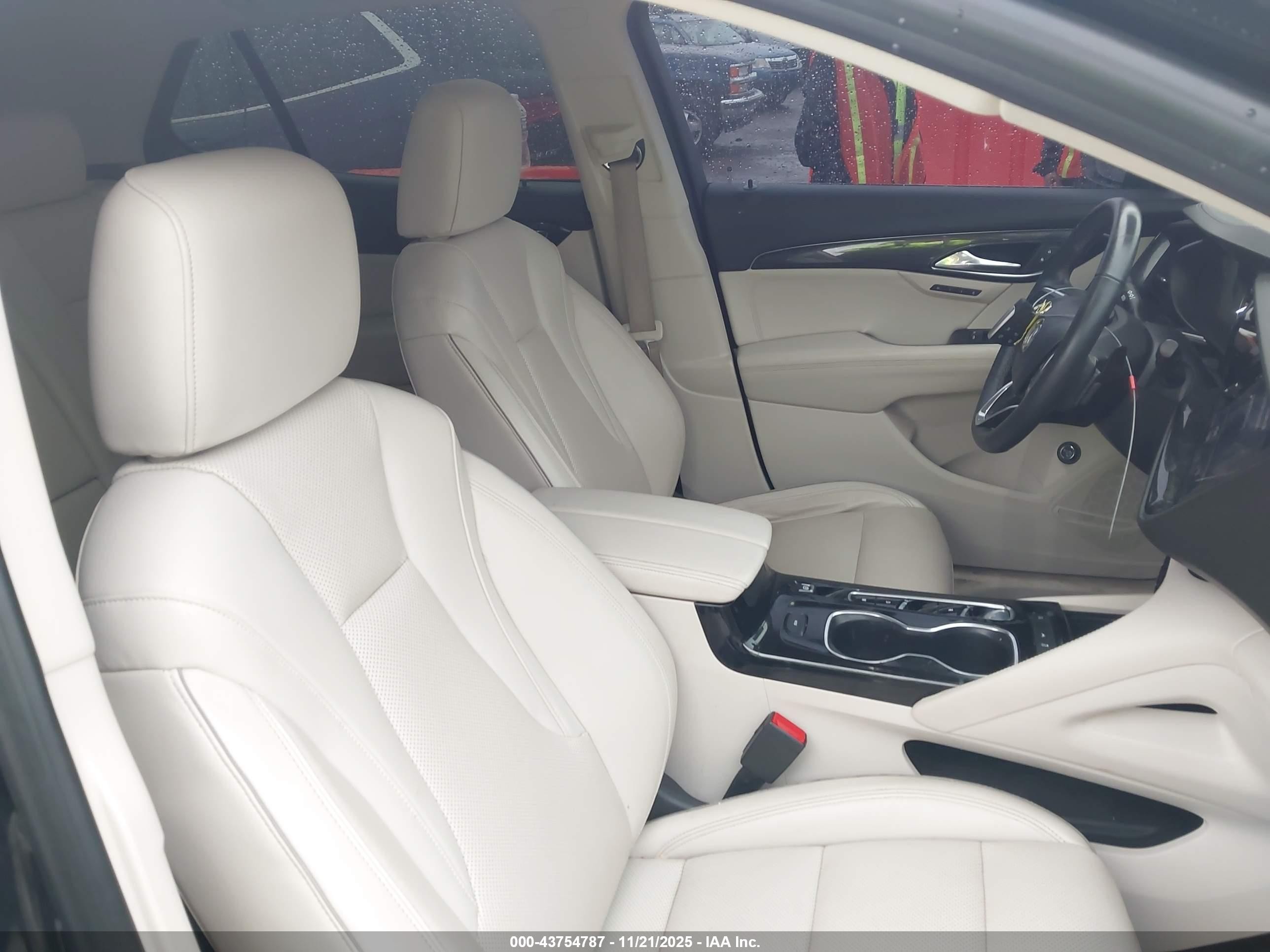 2021 Buick Envision Fwd Essence Черный vin: LRBFZNR42MD057476