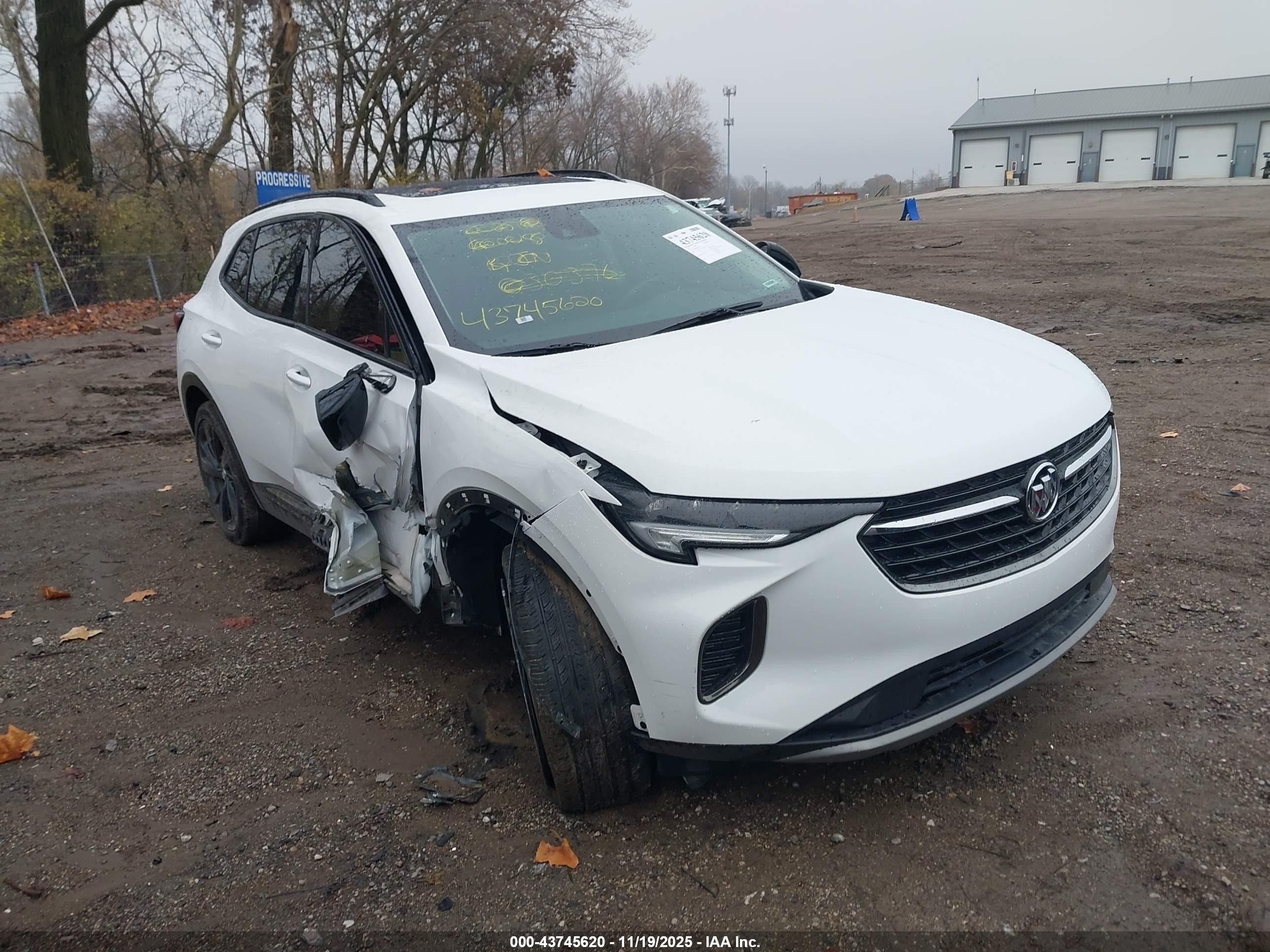 2022 Buick Envision Fwd Essence Белый vin: LRBFZNR44ND030376