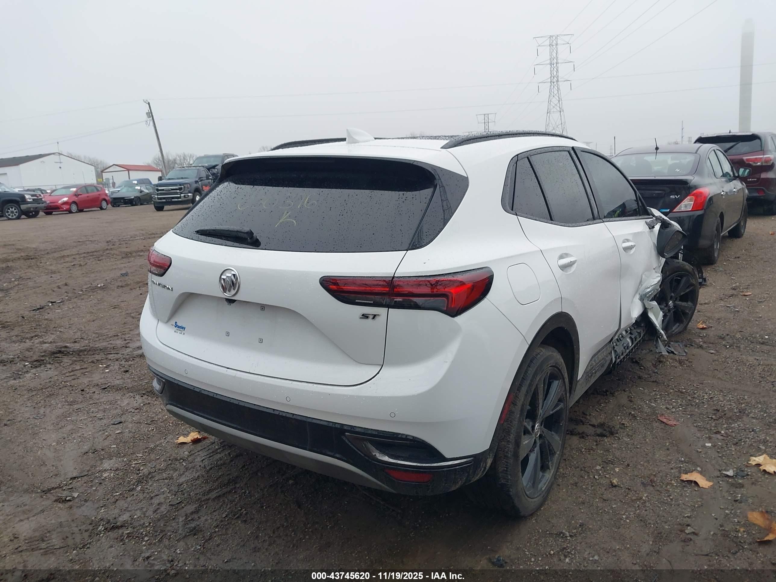 2022 Buick Envision Fwd Essence Белый vin: LRBFZNR44ND030376