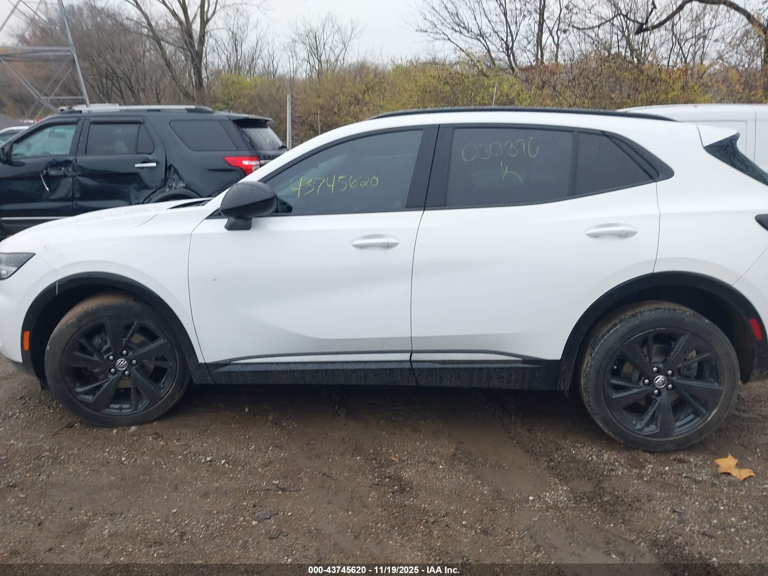 2022 Buick Envision Fwd Essence Белый vin: LRBFZNR44ND030376
