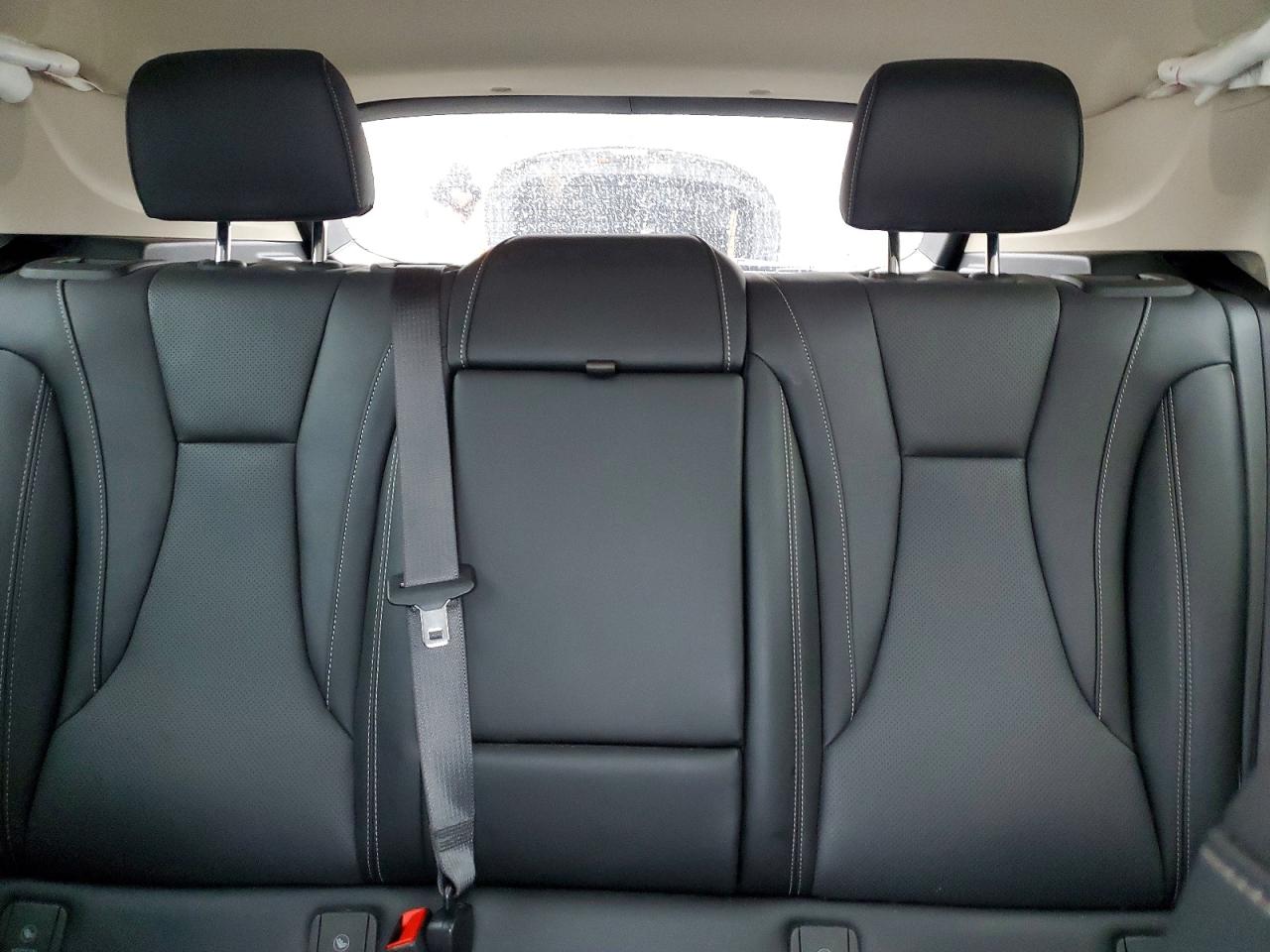 2022 Buick Envision Essence Черный vin: LRBFZNR4XND129039